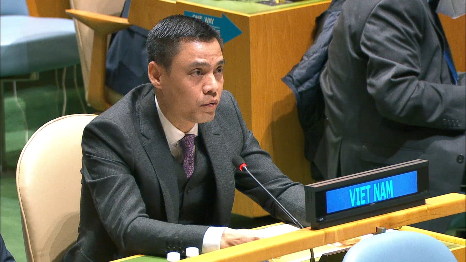 Viet Nam keu goi doi thoai, tim giai phap hoa binh cho van de Ukraine hinh anh