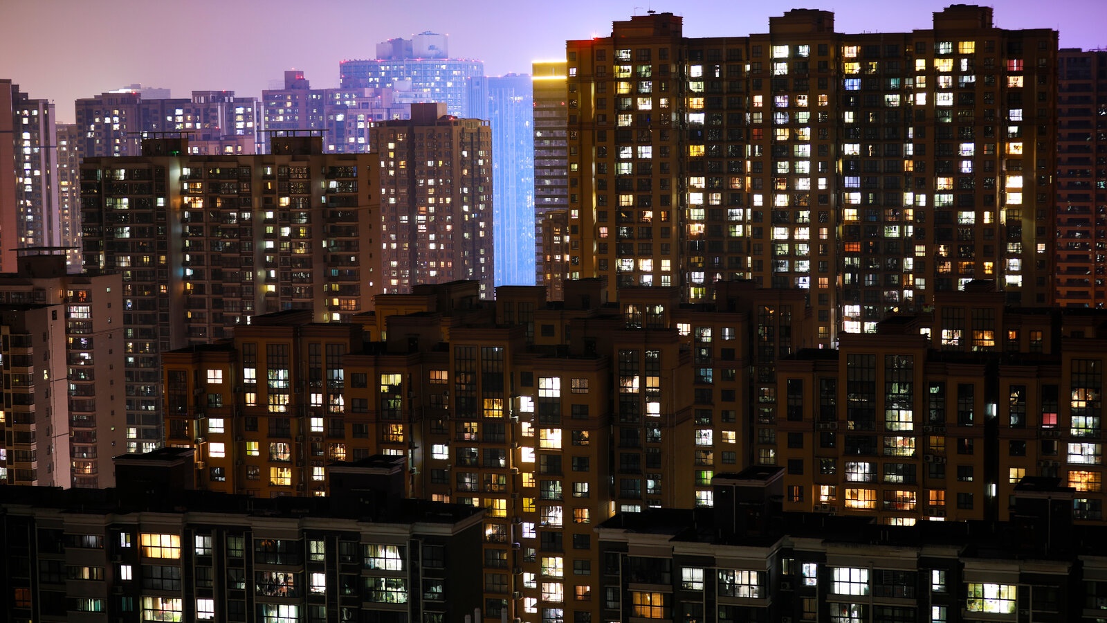 Nhieu cu dan Thuong Hai gao thet tu ban cong hinh anh