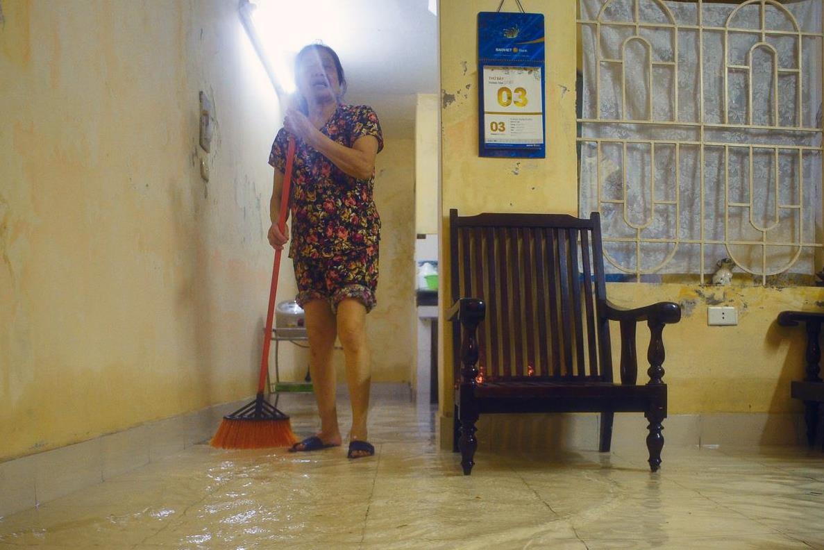 Tat bat don dep sau mua ngap trong dem hinh anh