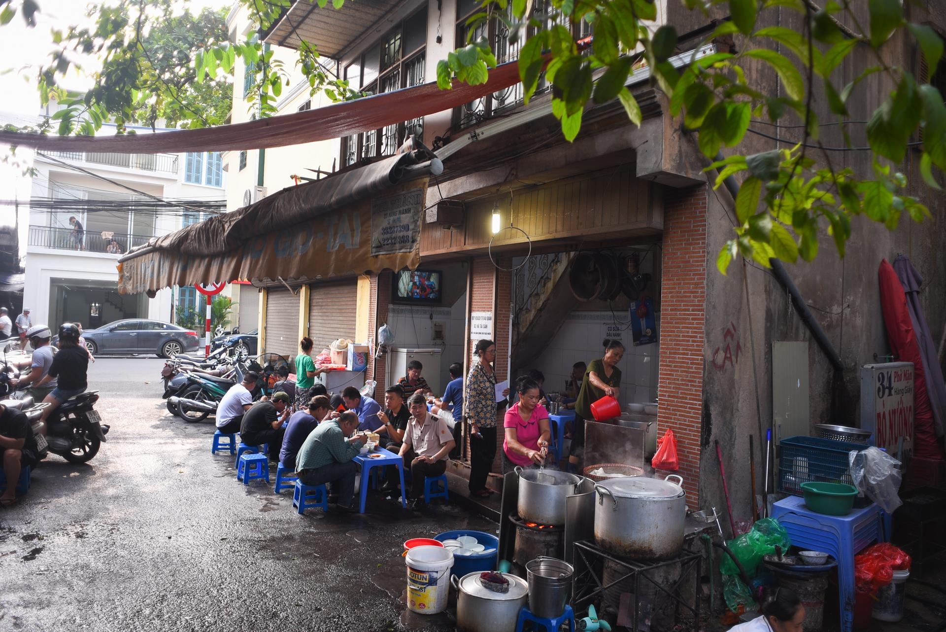 80.000 mot bat pho Man, anh 1