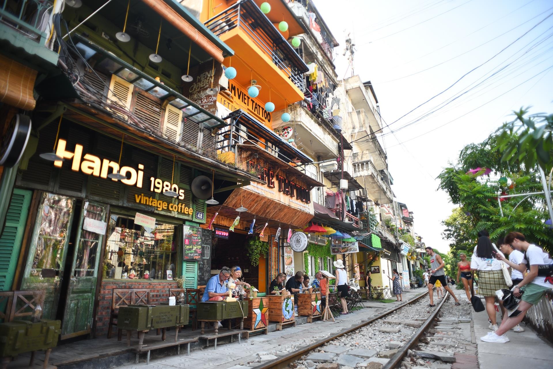 Phố du lịch đường tàu Hà Nội ảnh 8 Pho du lich duong tau Ha Noi anh 8