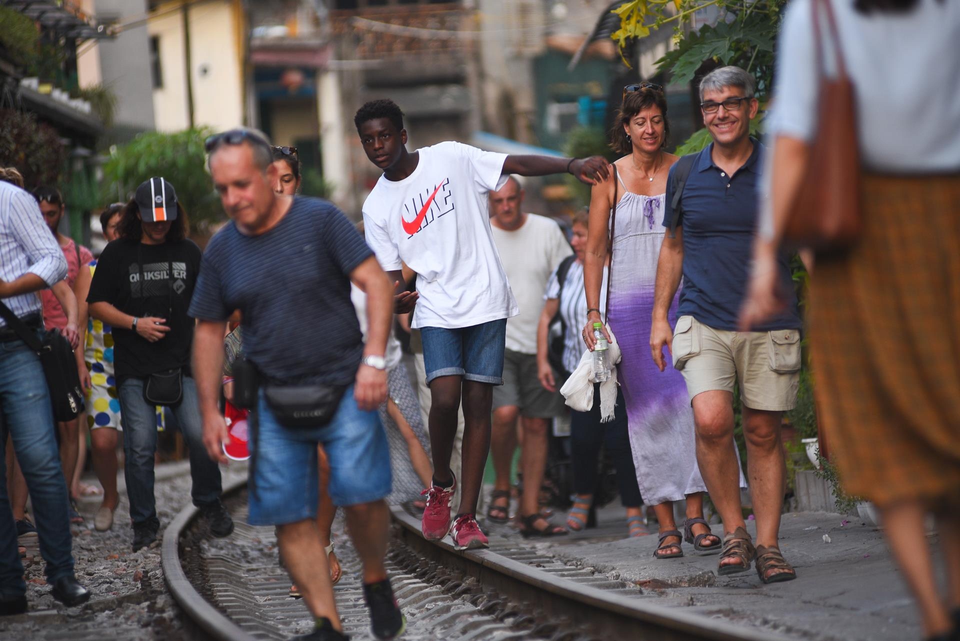 Phố du lịch đường tàu Hà Nội ảnh 14 Pho du lich duong tau Ha Noi anh 14