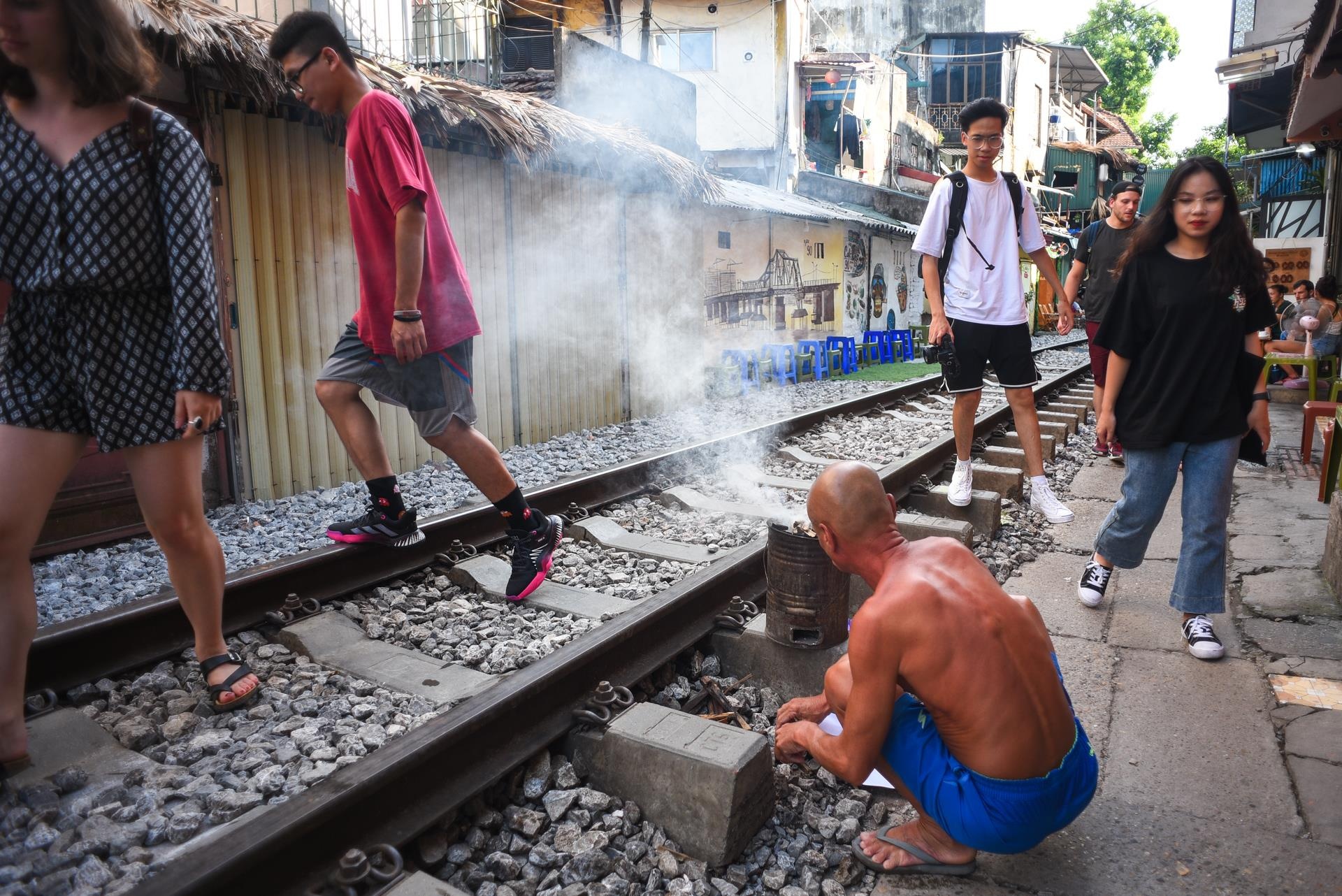 Phố du lịch đường tàu Hà Nội ảnh 22 Pho du lich duong tau Ha Noi anh 22