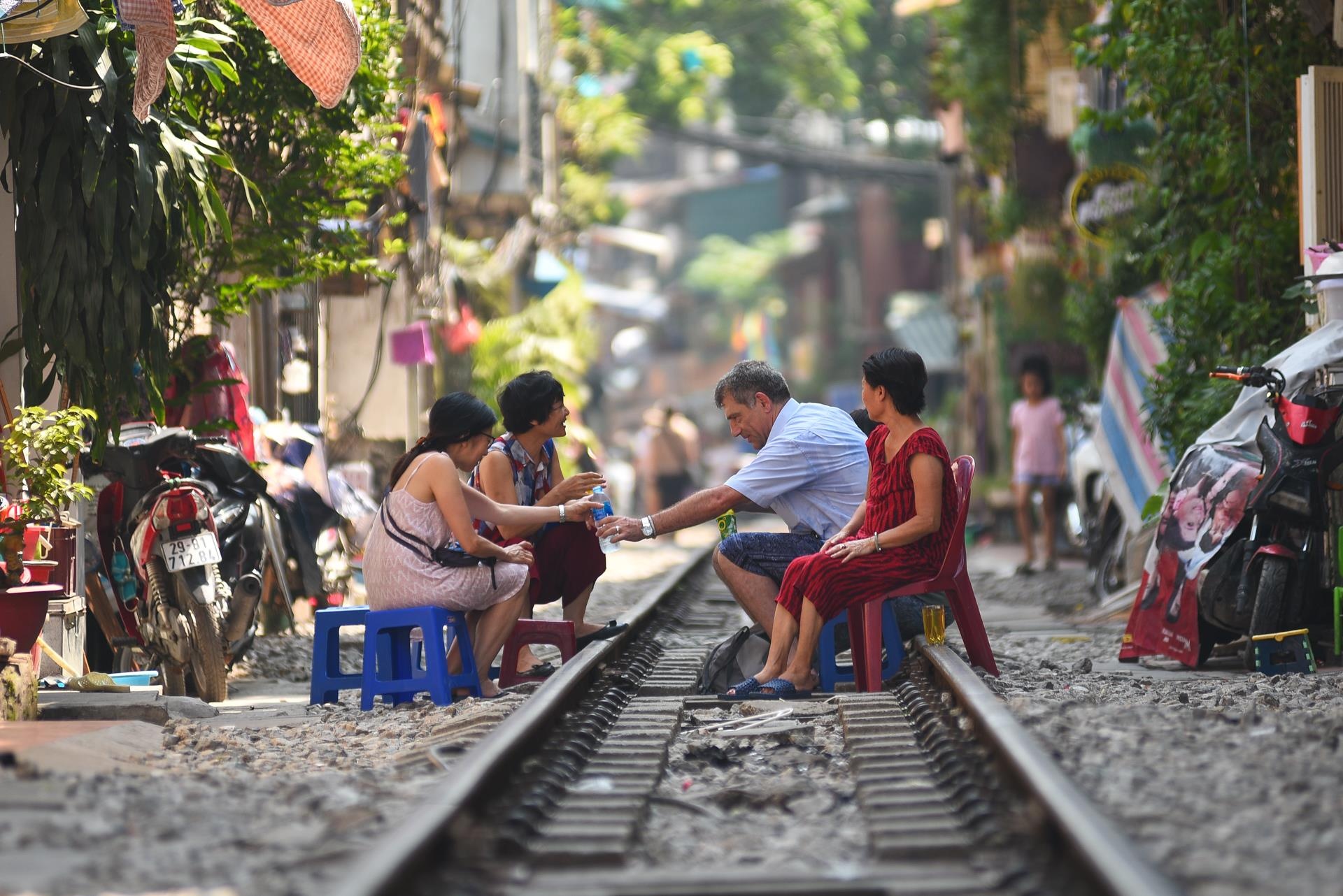 Phố du lịch đường tàu Hà Nội ảnh 3 Pho du lich duong tau Ha Noi anh 3
