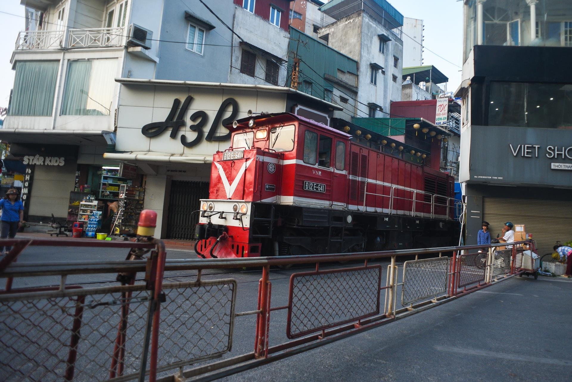 Phố du lịch đường tàu Hà Nội ảnh 5 Pho du lich duong tau Ha Noi anh 5