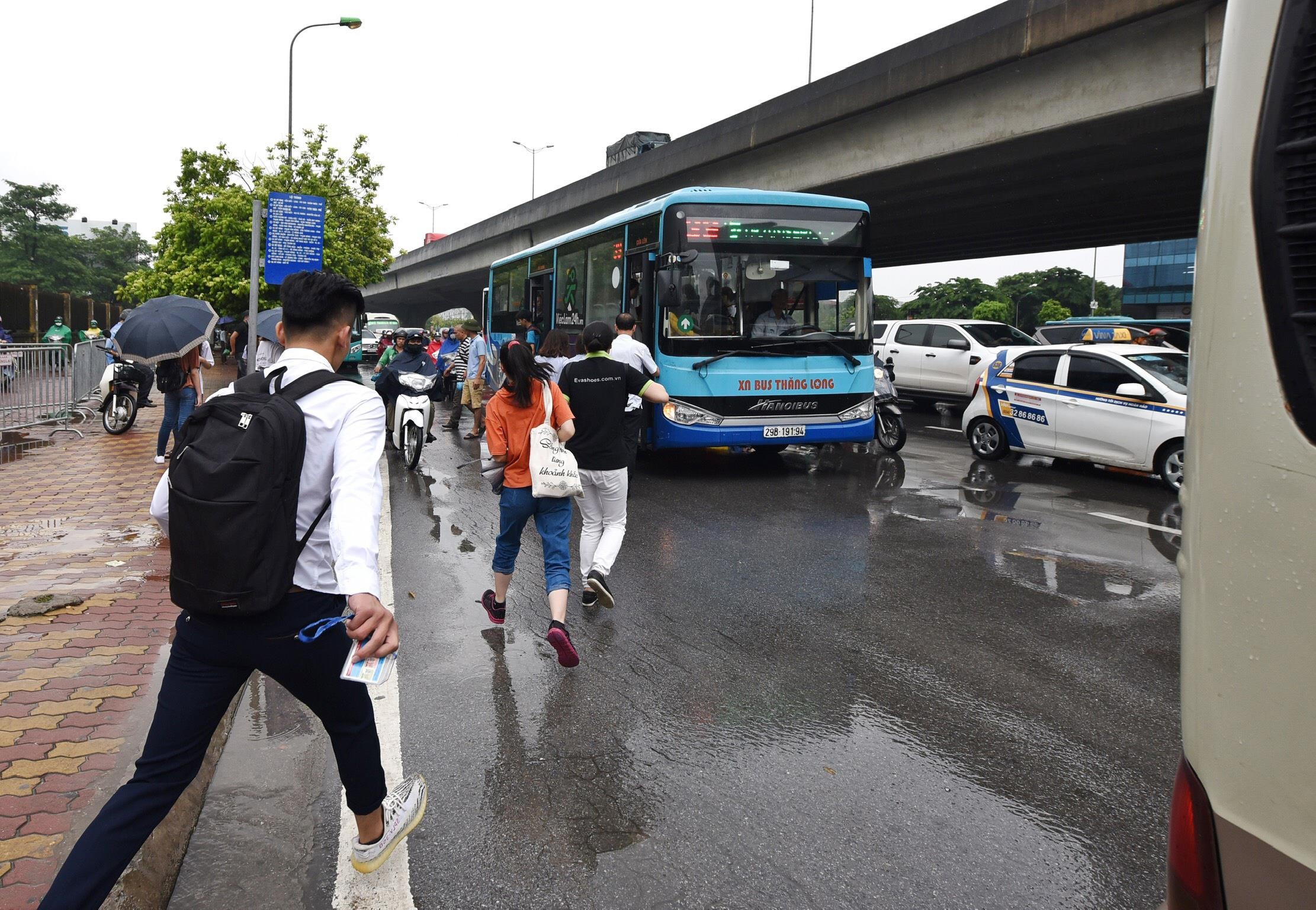 un tac o cac nga duong Ha Noi anh 12