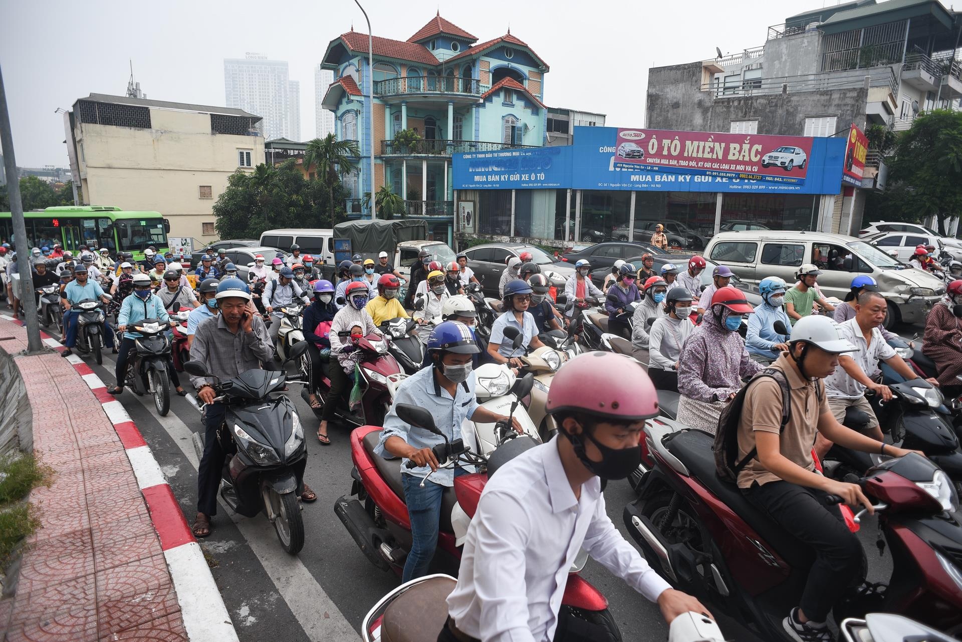 Nut giao Nguyen Van Cu - Chuong Duong anh 9