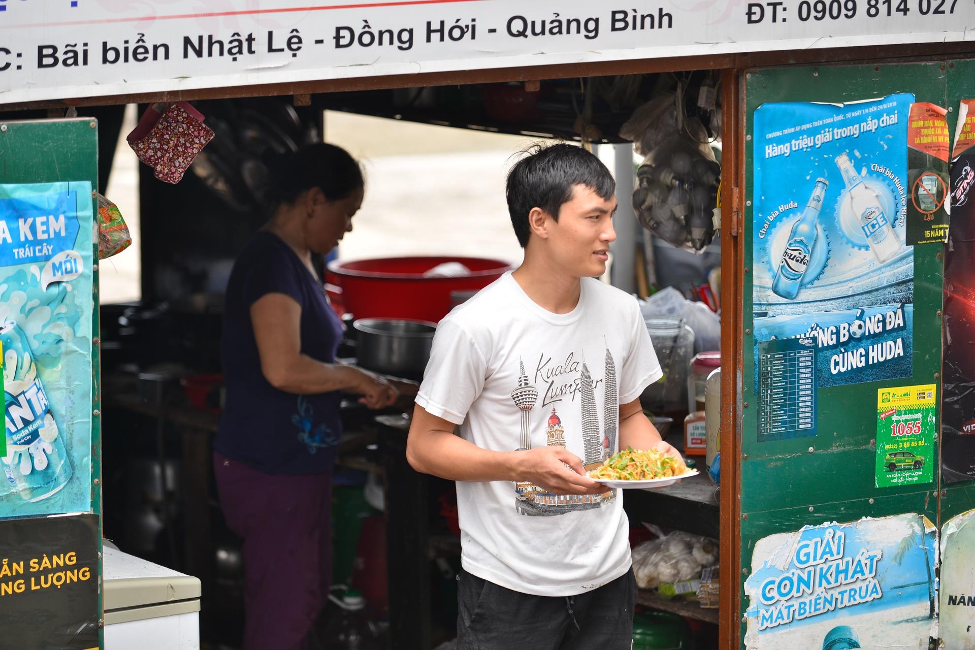 Nguoi dan tam bien Nhat Le sau bao so 4 anh 9