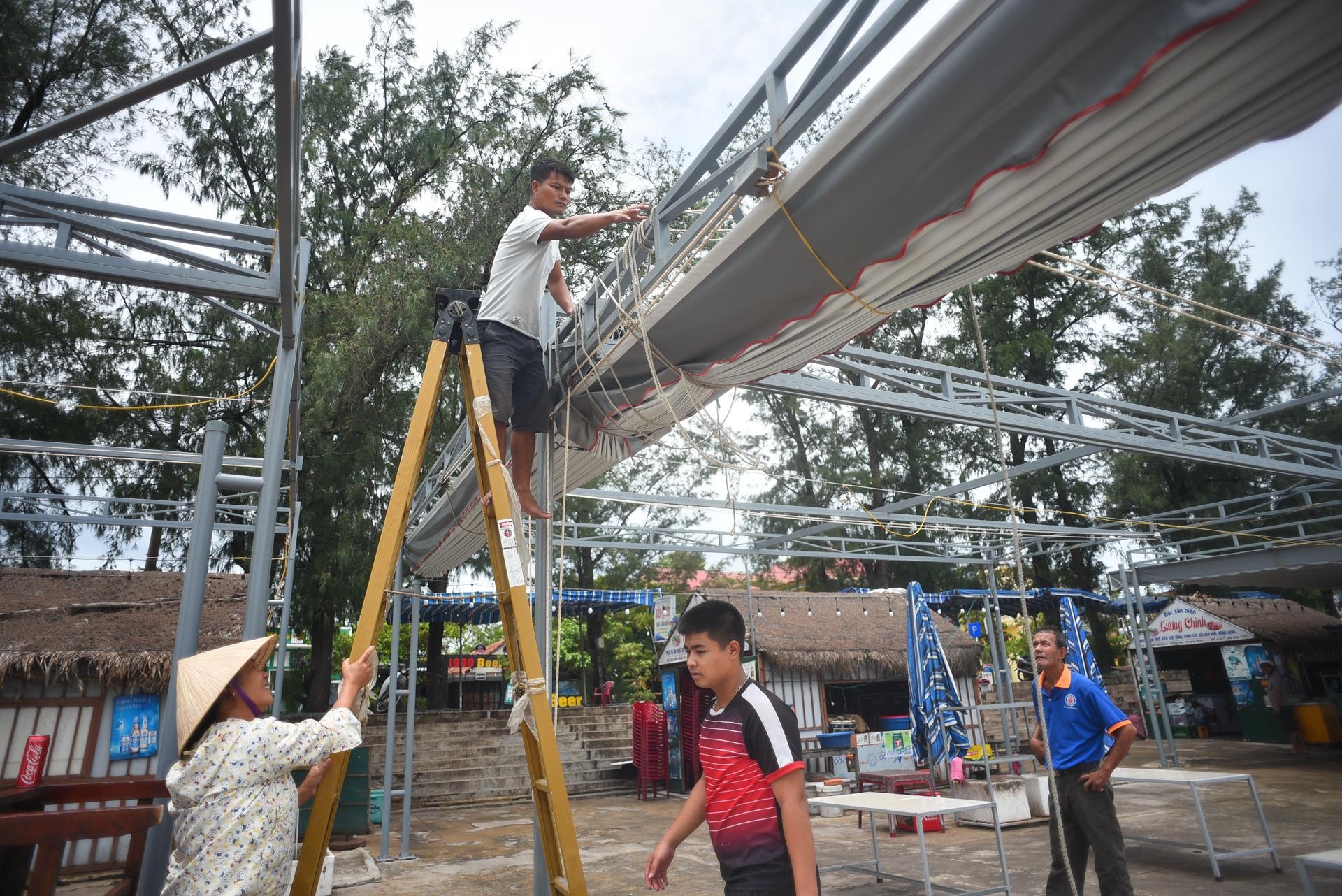 Nguoi dan tam bien Nhat Le sau bao so 4 anh 2