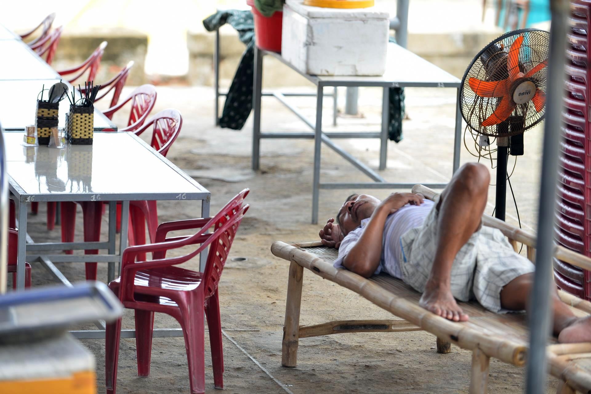 Nguoi dan tam bien Nhat Le sau bao so 4 anh 3