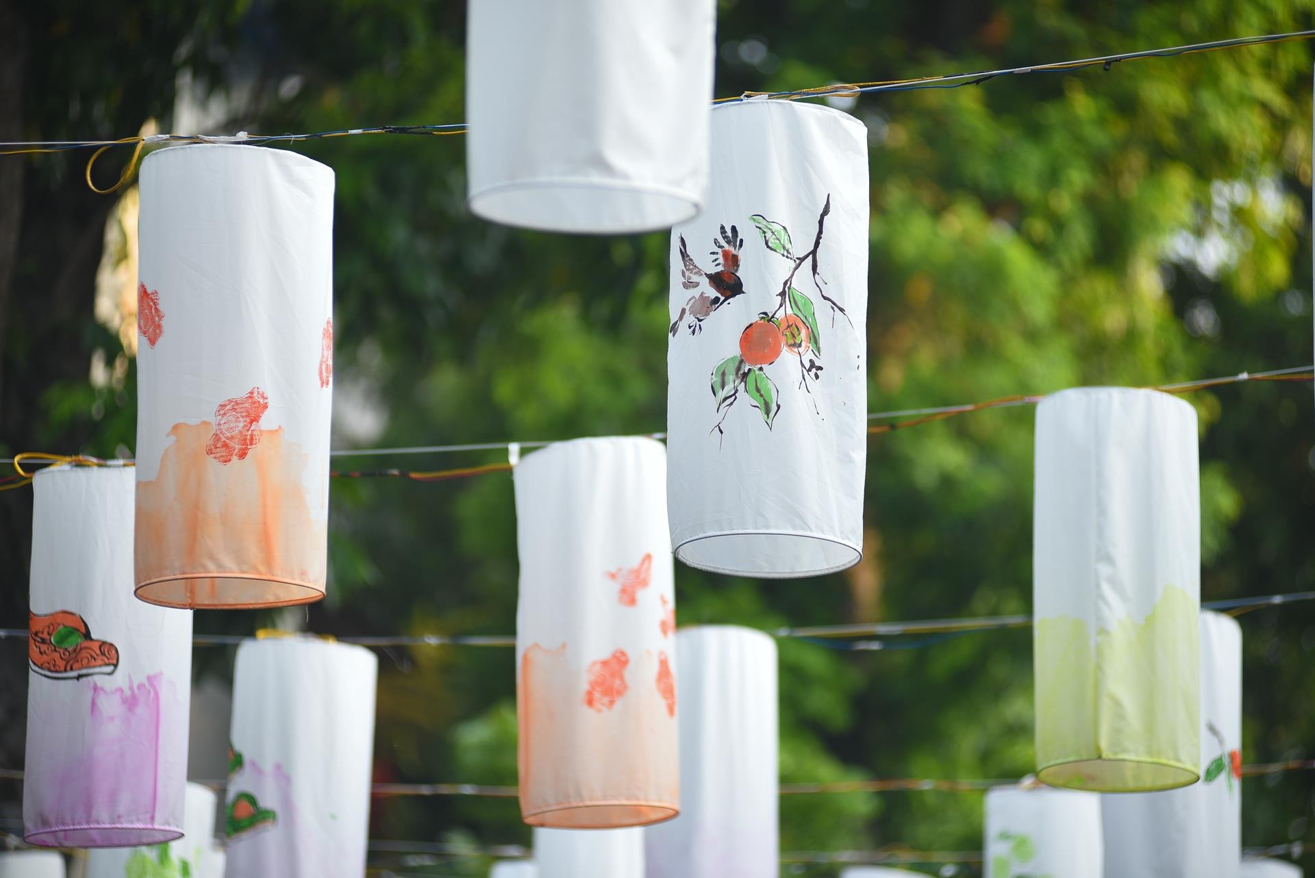 Pho den long Phung Hung anh 2