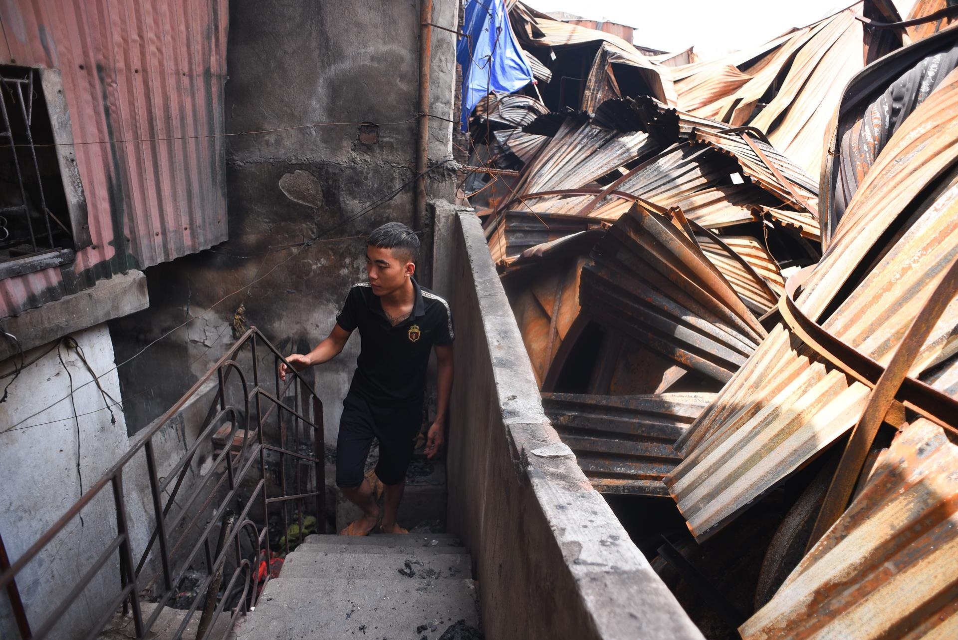 Cu dan 10 ngay sau vu no quanh cong ty Rang Dong anh 17