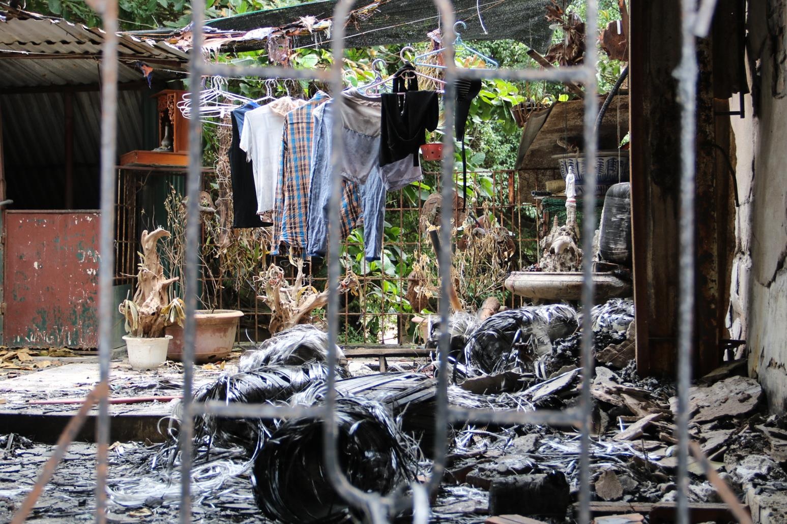 Cu dan 10 ngay sau vu no quanh cong ty Rang Dong anh 20