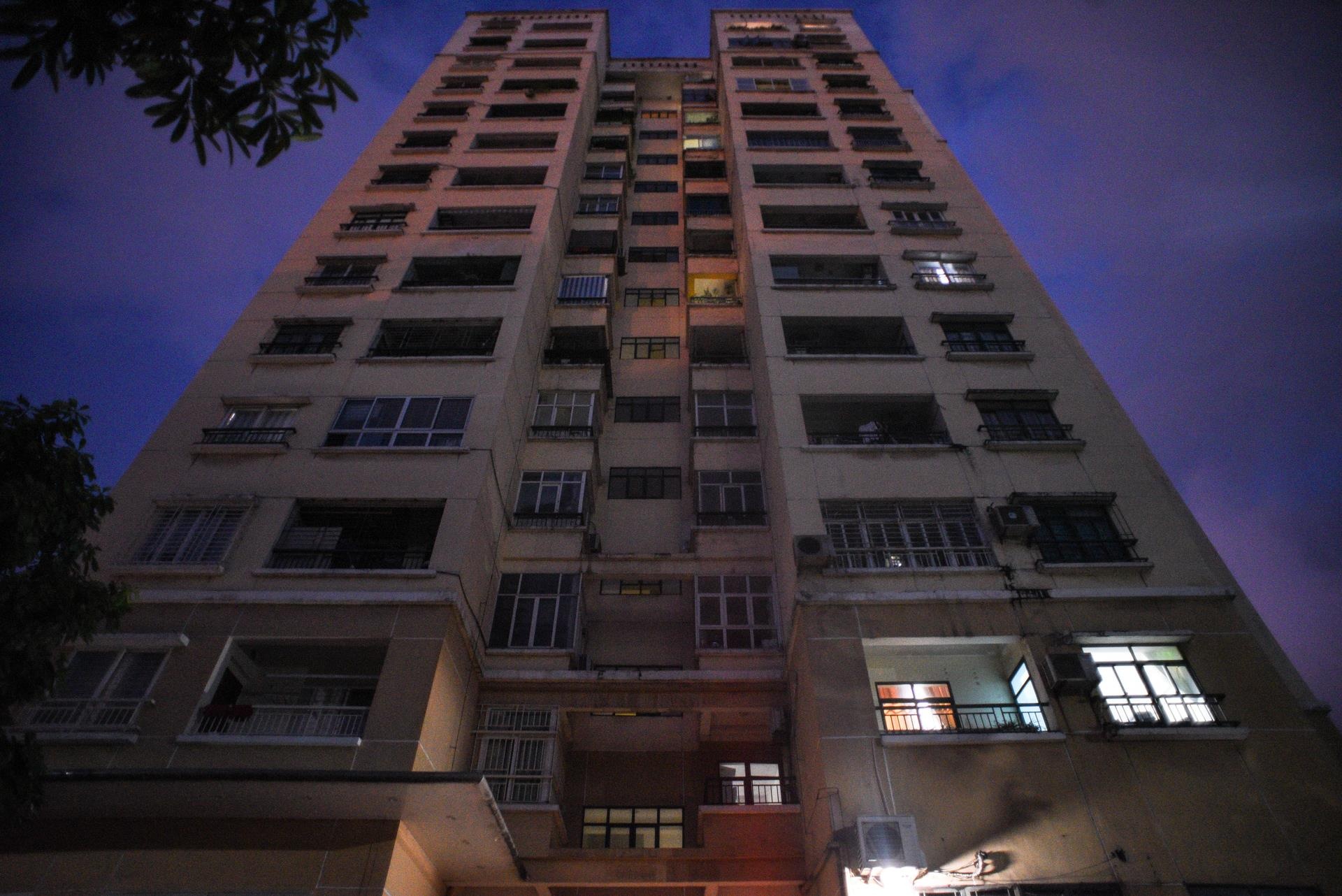 Cu dan 10 ngay sau vu no quanh cong ty Rang Dong anh 24