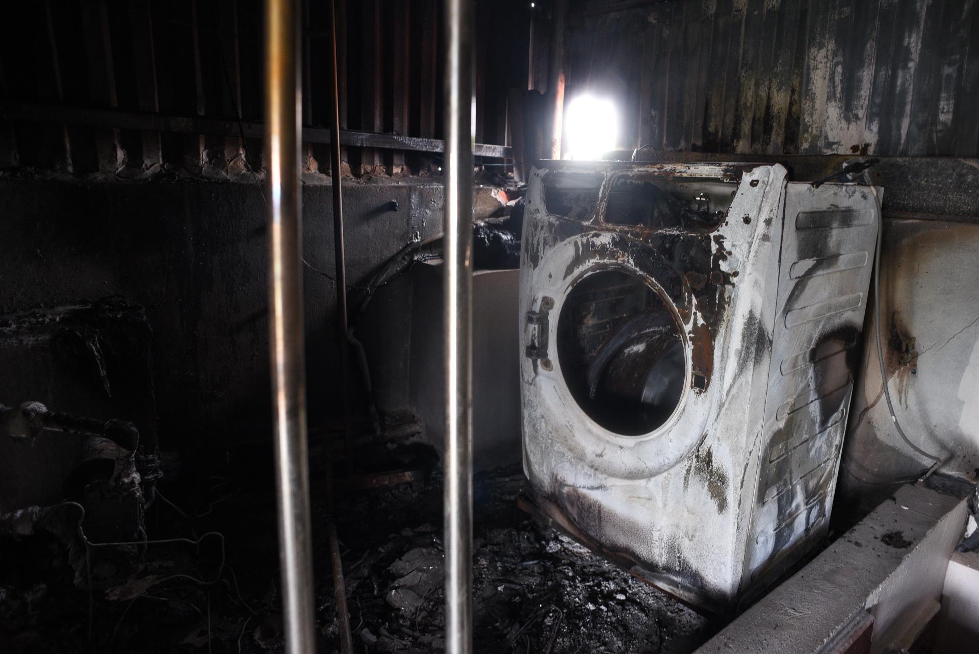 Cu dan 10 ngay sau vu no quanh cong ty Rang Dong anh 13