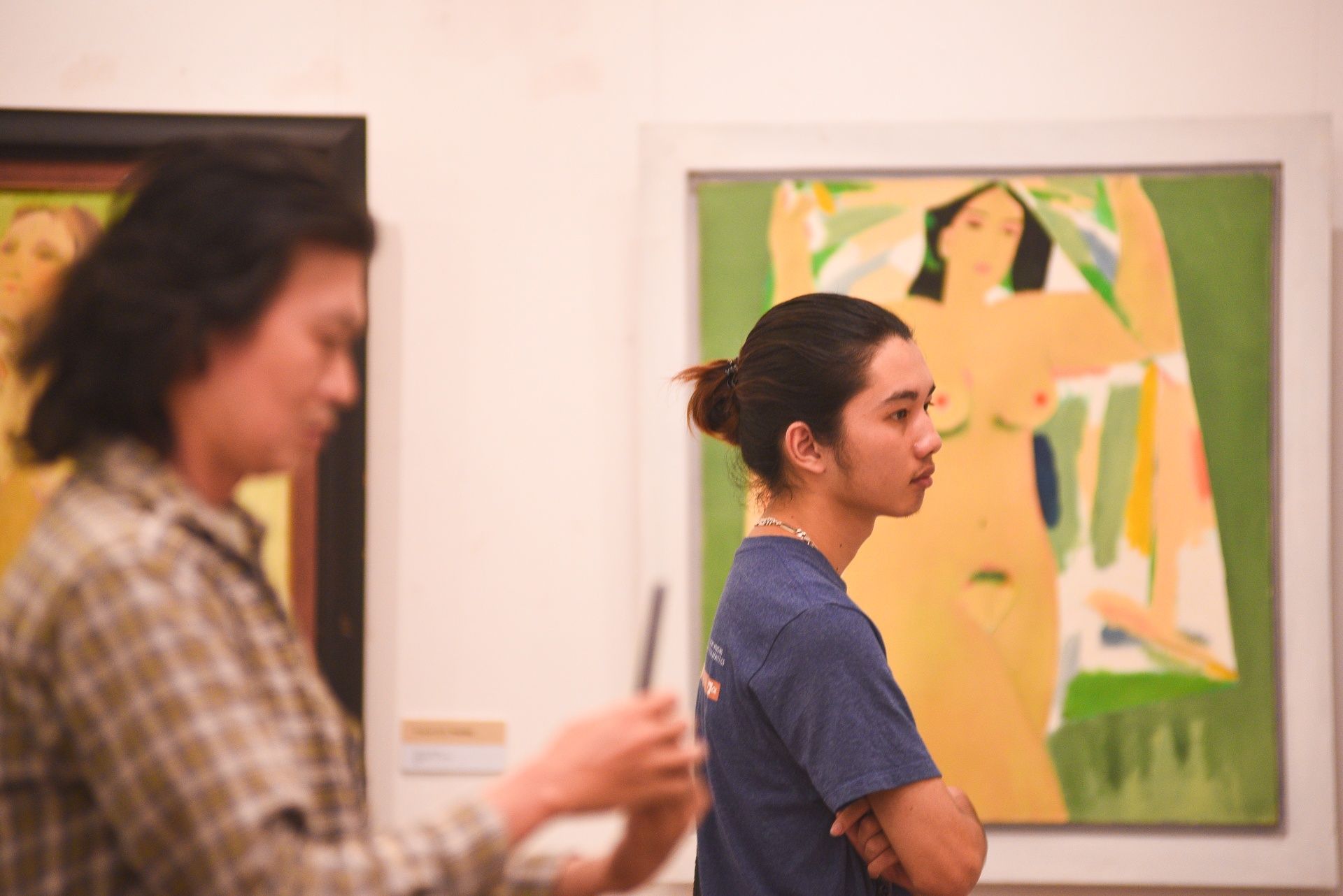 Trien lam tranh khoa than tai Ha Noi anh 9