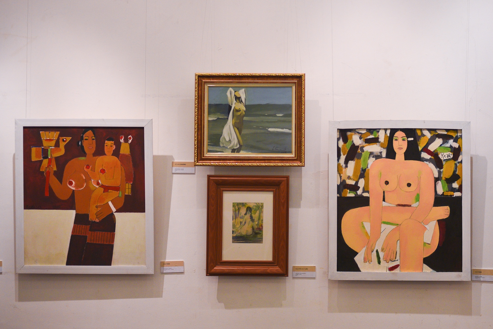 Trien lam tranh khoa than tai Ha Noi anh 8