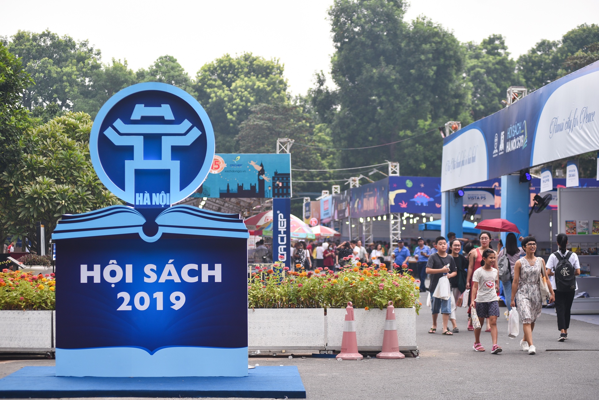 Hoi sach Ha Noi 2019 lan thu VI anh 1