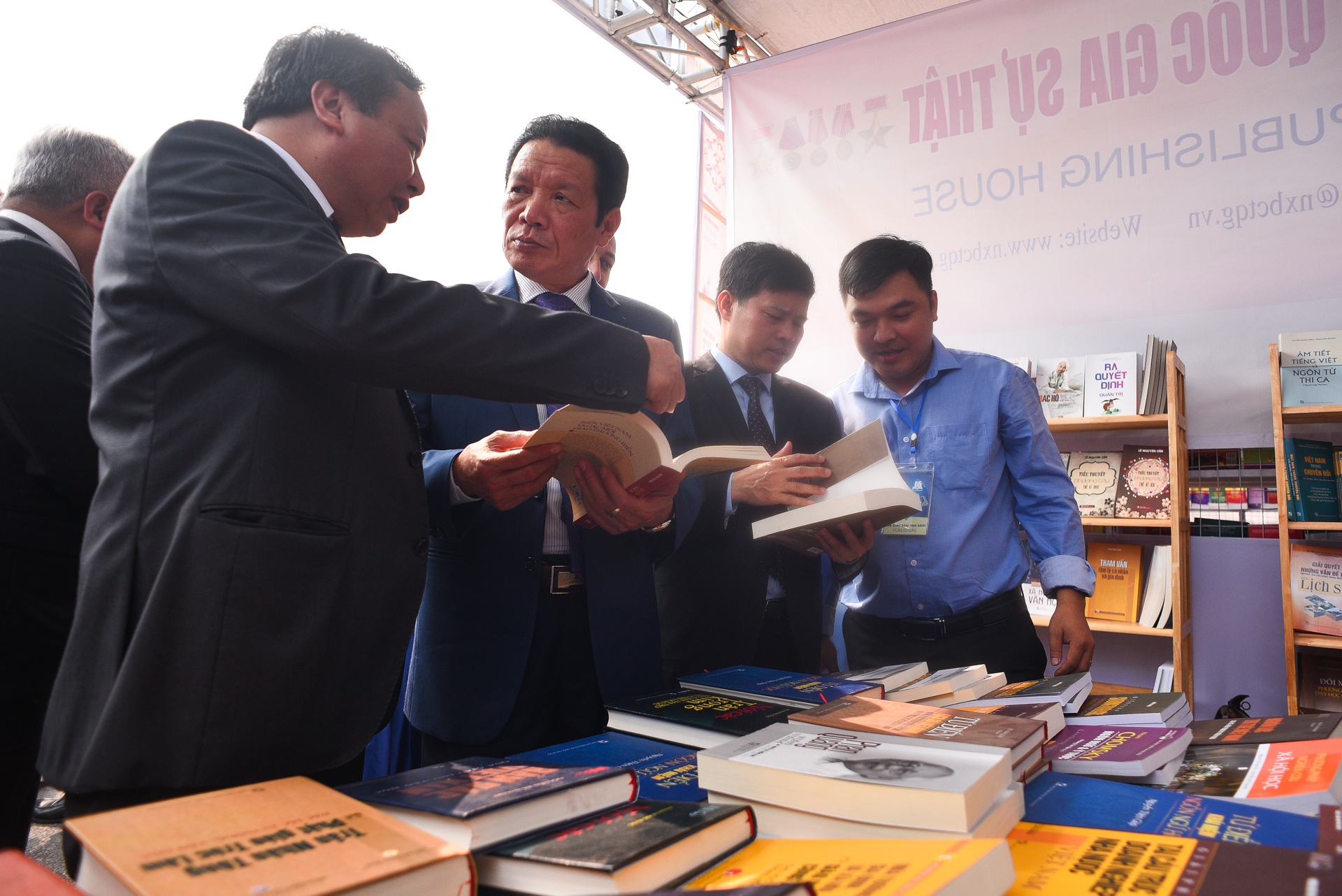 Hoi sach Ha Noi 2019 lan thu VI anh 3