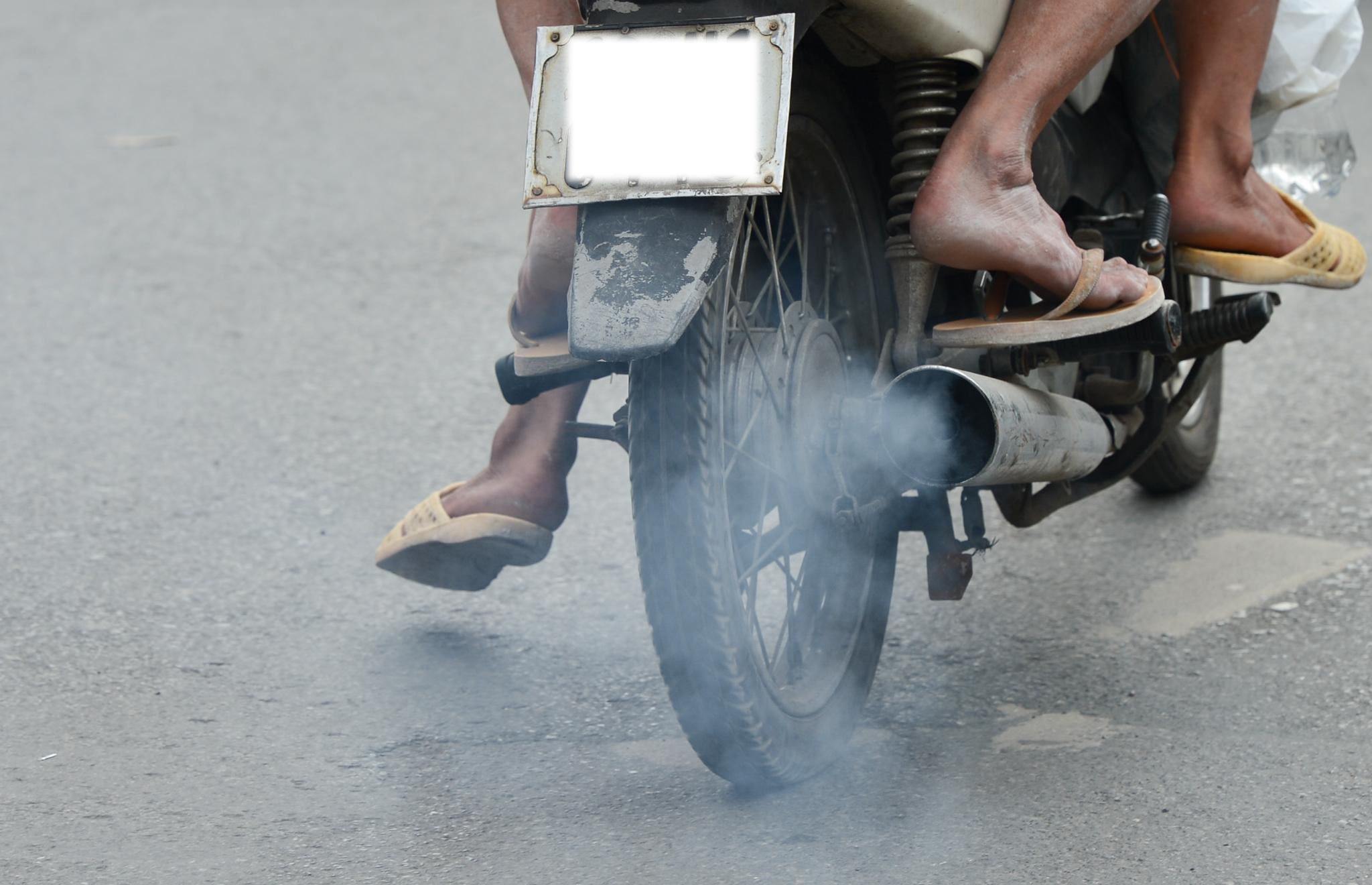 O nhiem khong khi do khi thai xe o to,  dot than to ong anh 5