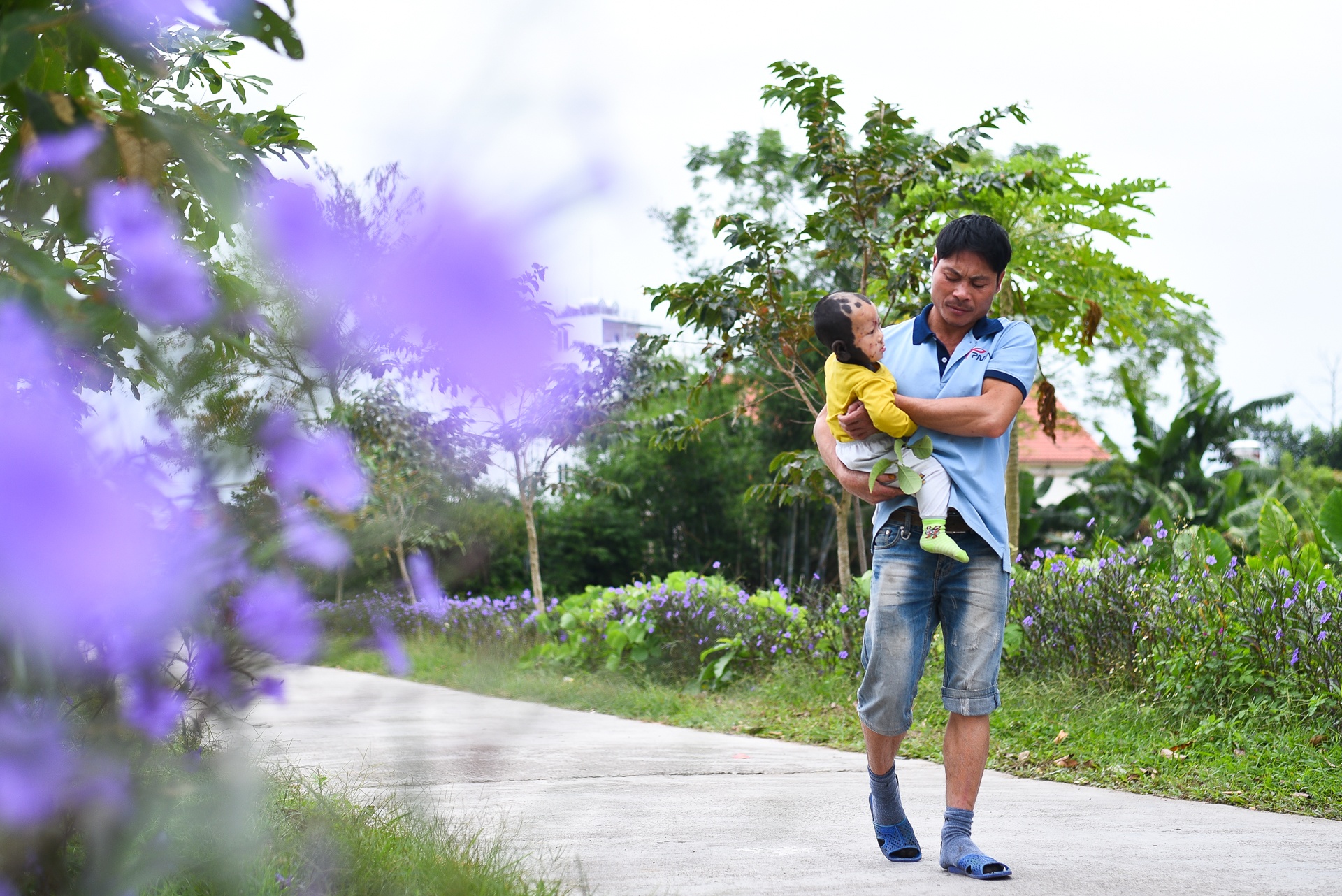 Cuon so ghi on va hanh trinh thay doi cua cau be bi cham khap nguoi anh 20