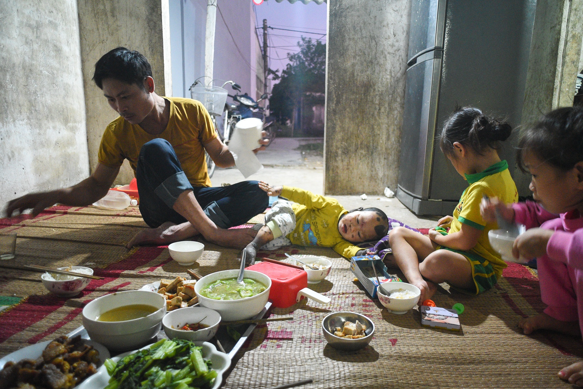 Cuon so ghi on va hanh trinh thay doi cua cau be bi cham khap nguoi anh 29