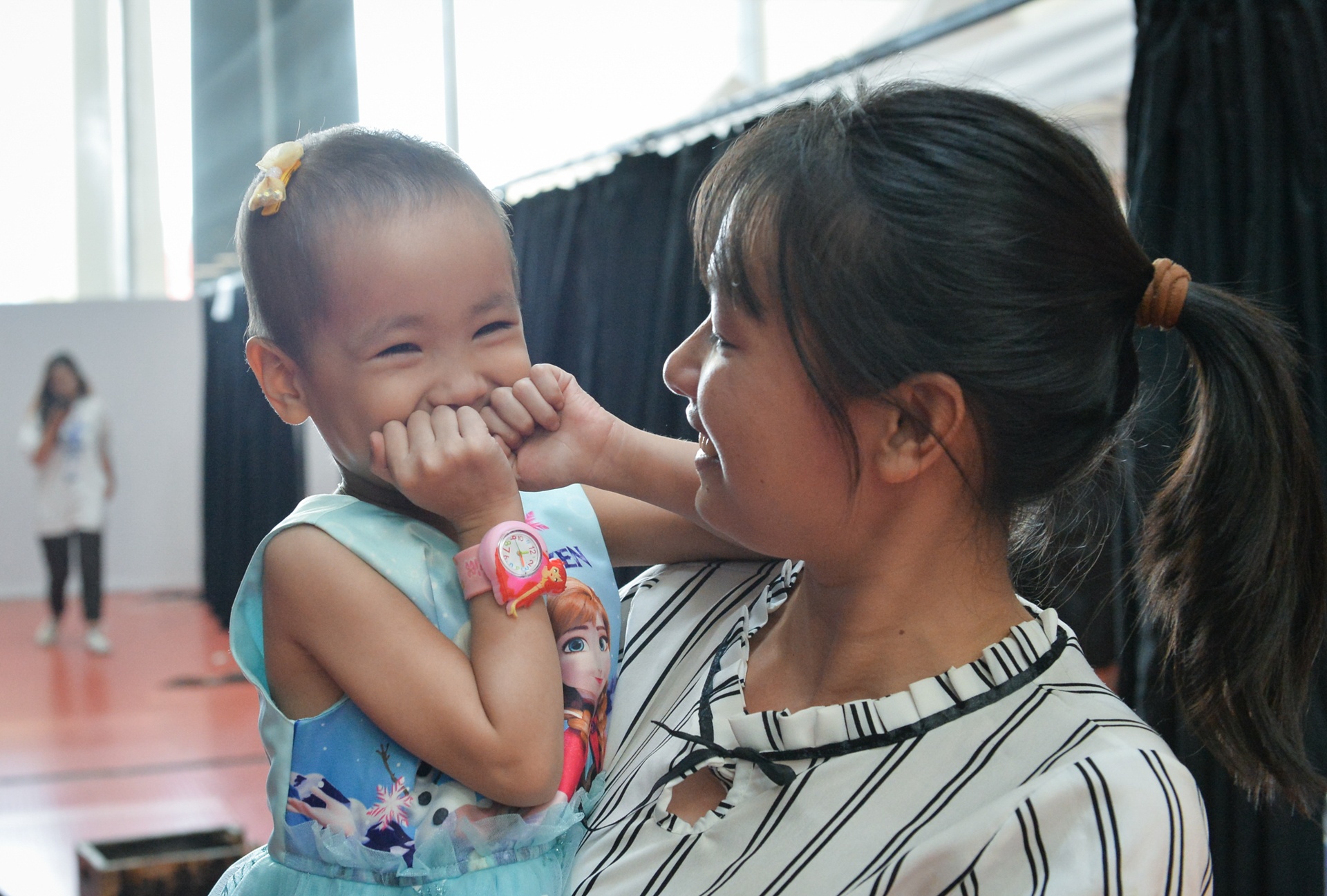 Co be ung thu mau trinh dien trong dem Vitnam Fashion Week 2019 anh 9