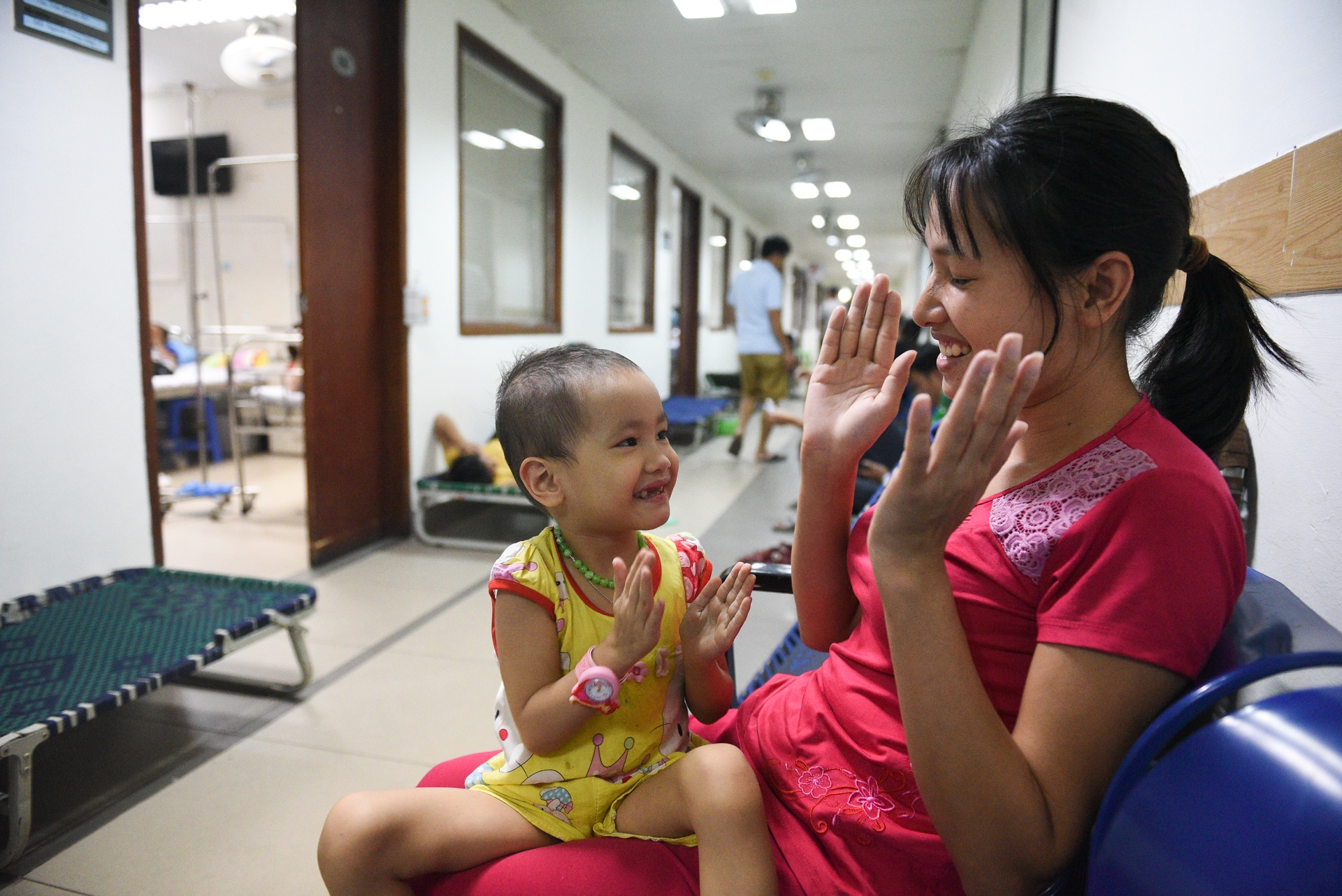 Co be ung thu mau trinh dien trong dem Vitnam Fashion Week 2019 anh 25