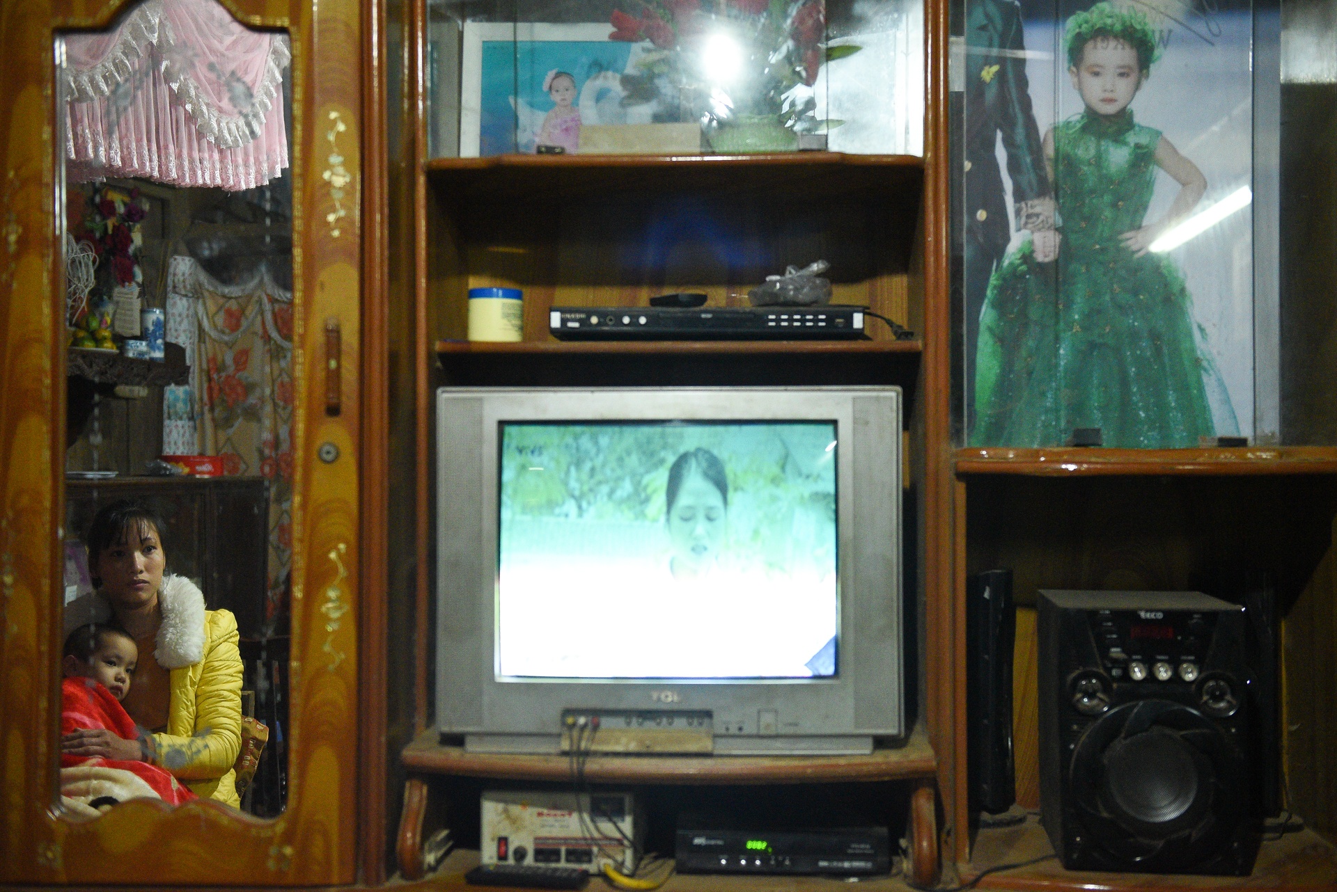 Co be ung thu mau trinh dien trong dem Vitnam Fashion Week 2019 anh 30