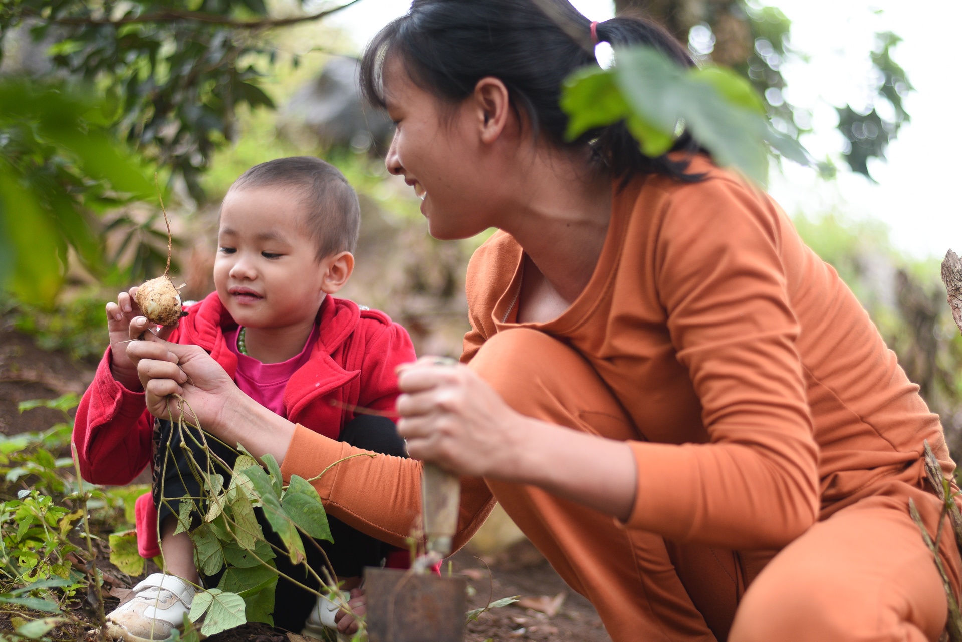 Co be ung thu mau trinh dien trong dem Vitnam Fashion Week 2019 anh 34