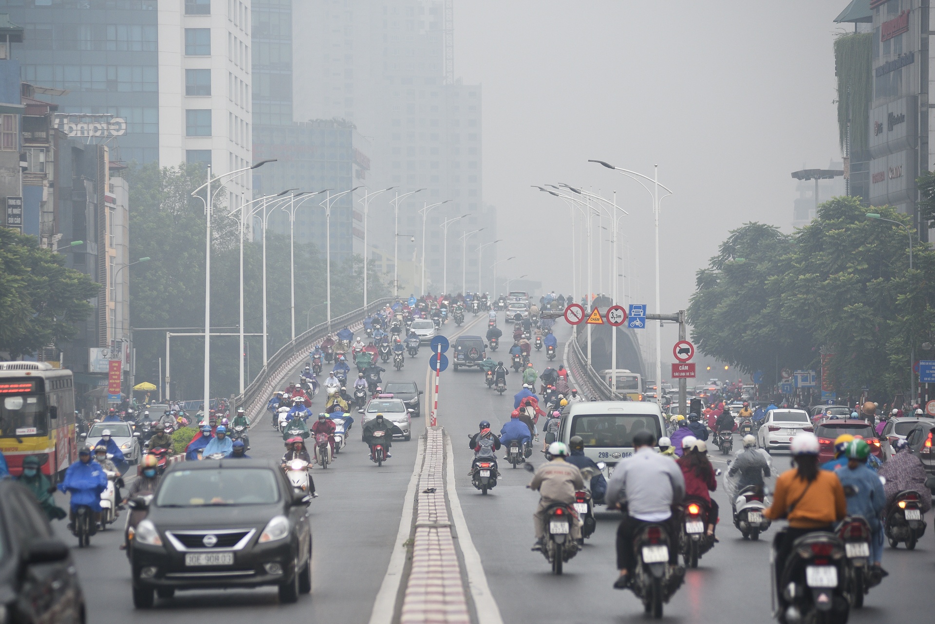 Hà Nội đón đợt không khí lạnh kèm mưa diện rộng ảnh 5 Ha Noi don dot khong khi lanh kem mua dien rong anh 5