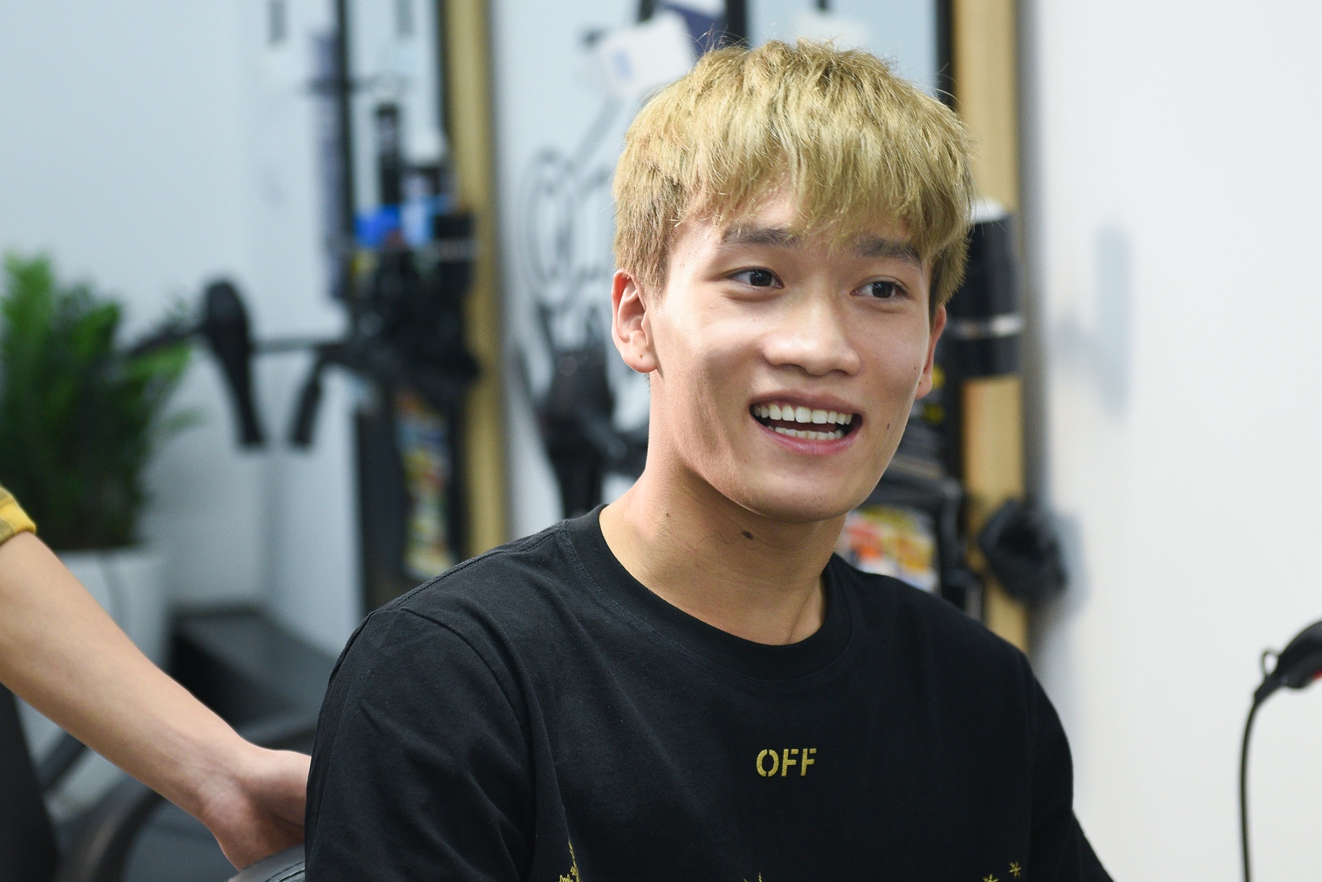 Tien Linh thay doi dien mao sau chien thang UAE anh 2