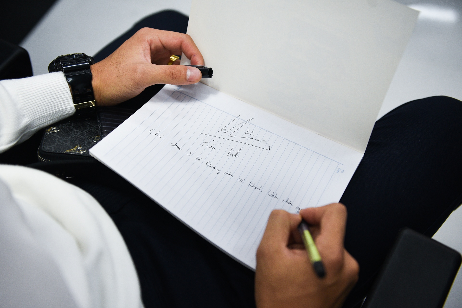 Tien Linh thay doi dien mao sau chien thang UAE anh 3