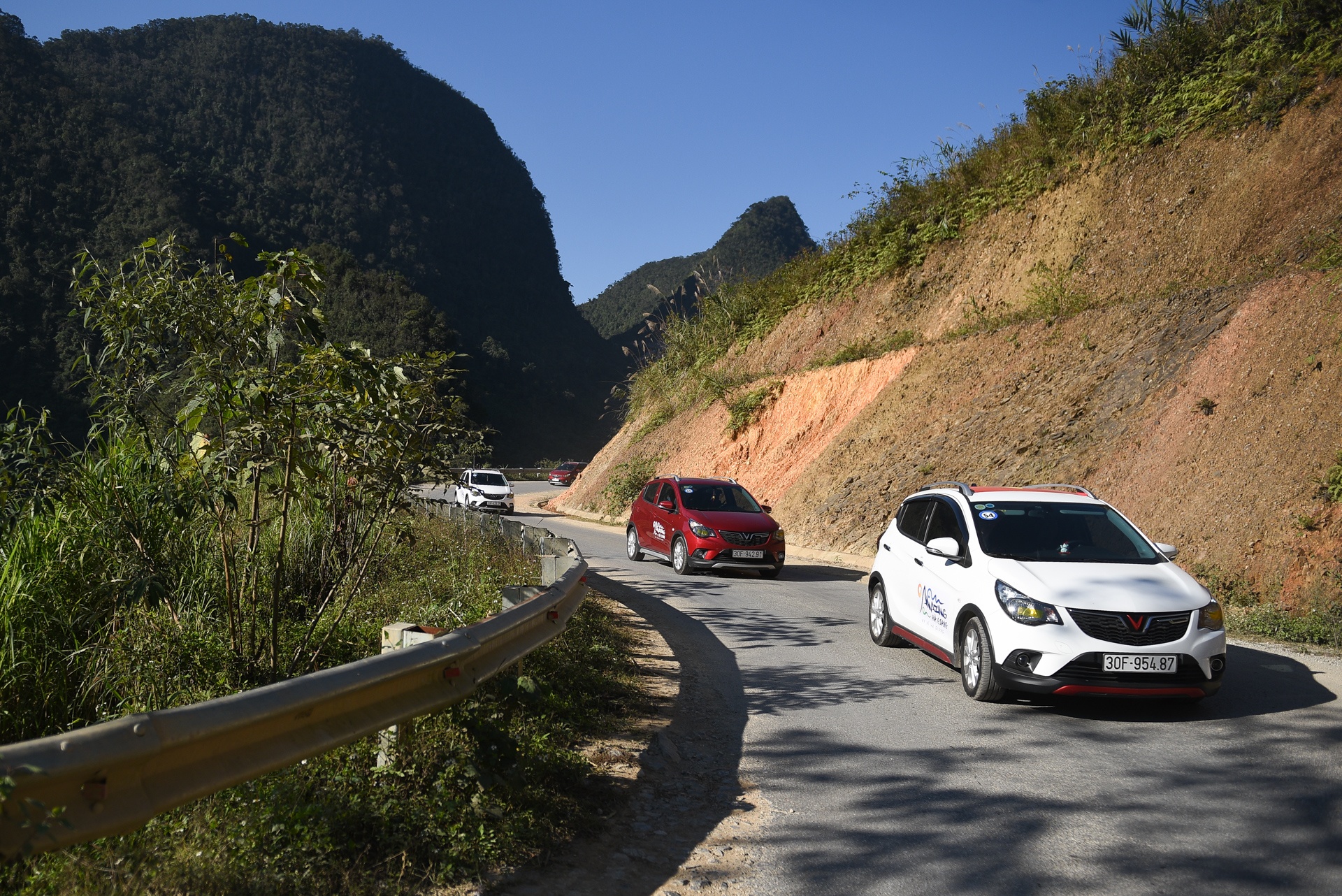 VinFast Carvan chinh phuc dia dau to quoc anh 3