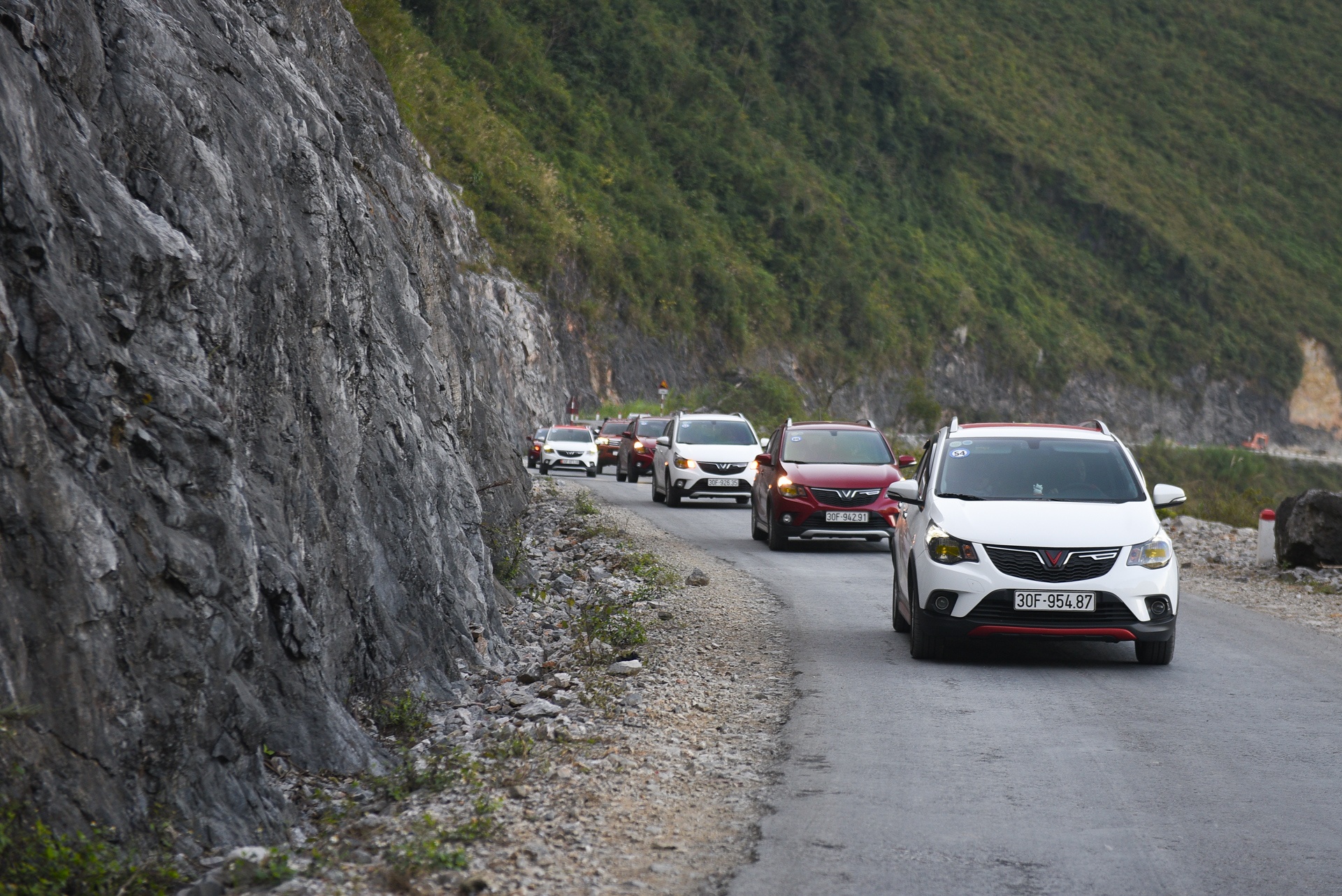 VinFast Carvan chinh phuc dia dau to quoc anh 5