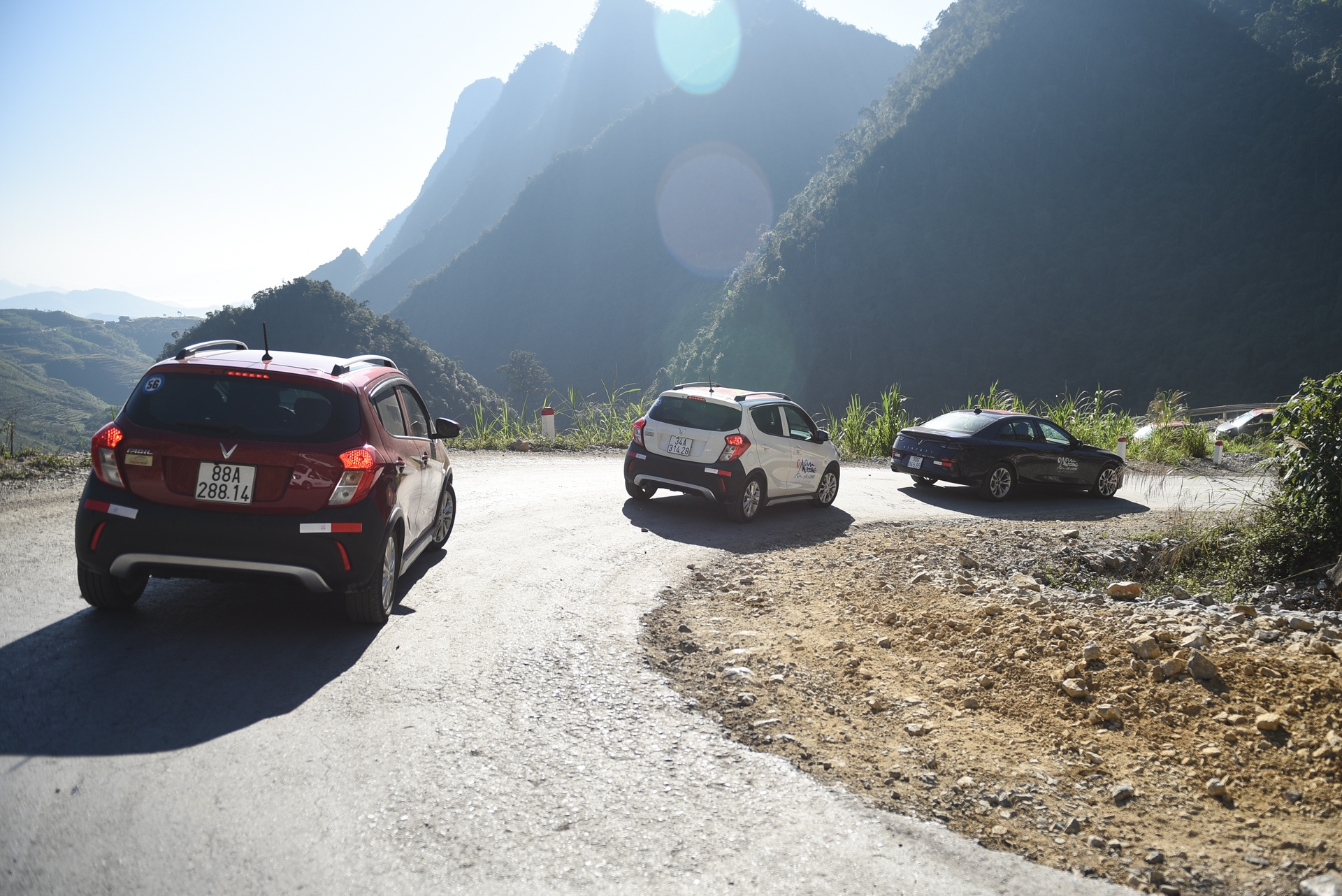 VinFast Carvan chinh phuc dia dau to quoc anh 8