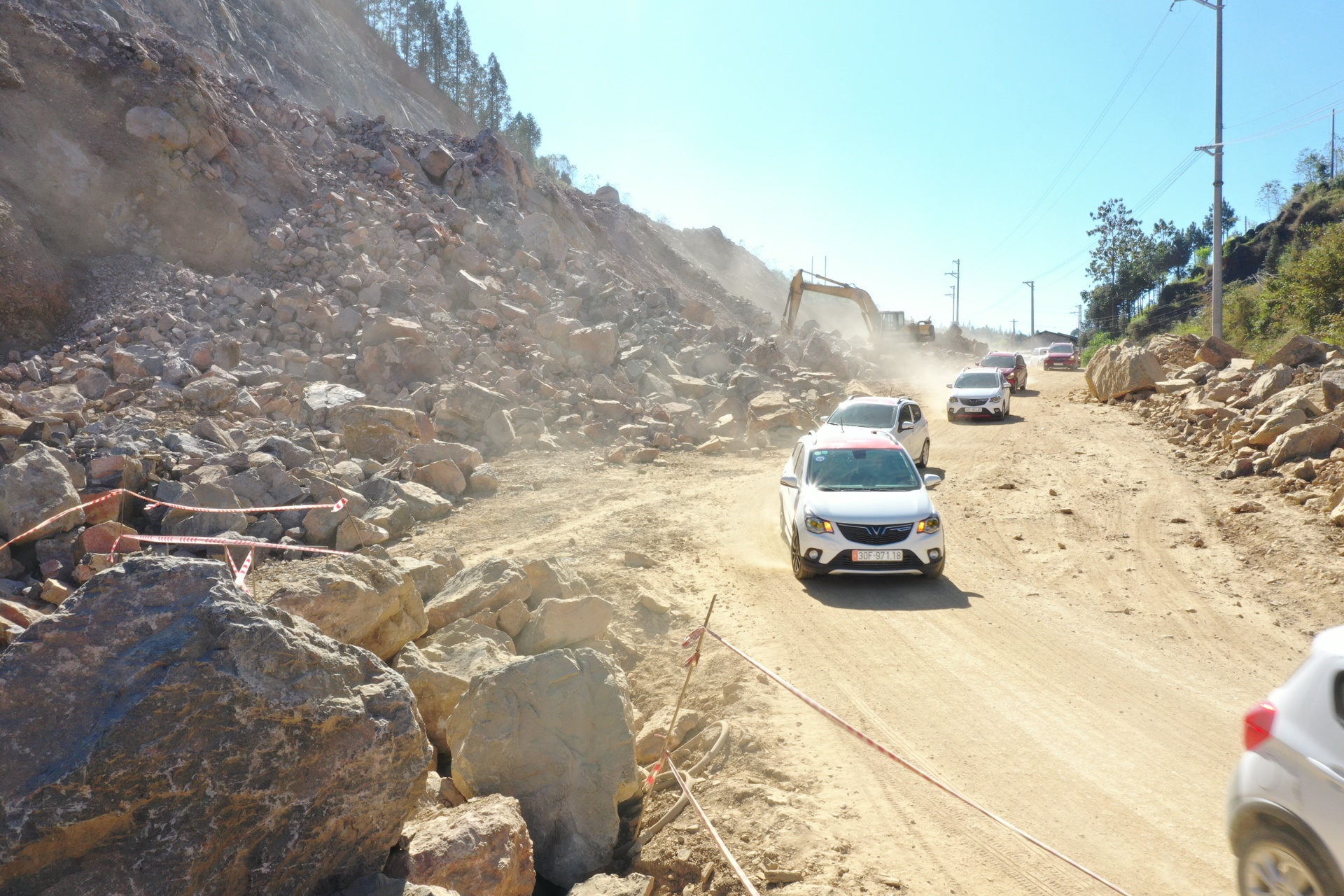 Vinfast chinh phuc Ha Giang anh 20