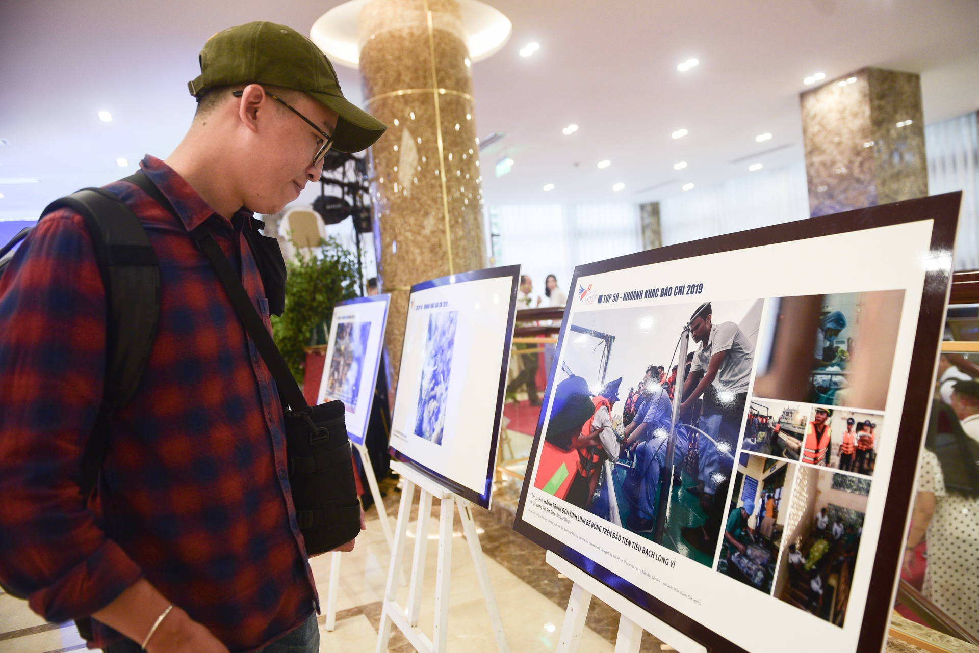 Anh zing lot top 10 khoanh khac bao chi anh 18