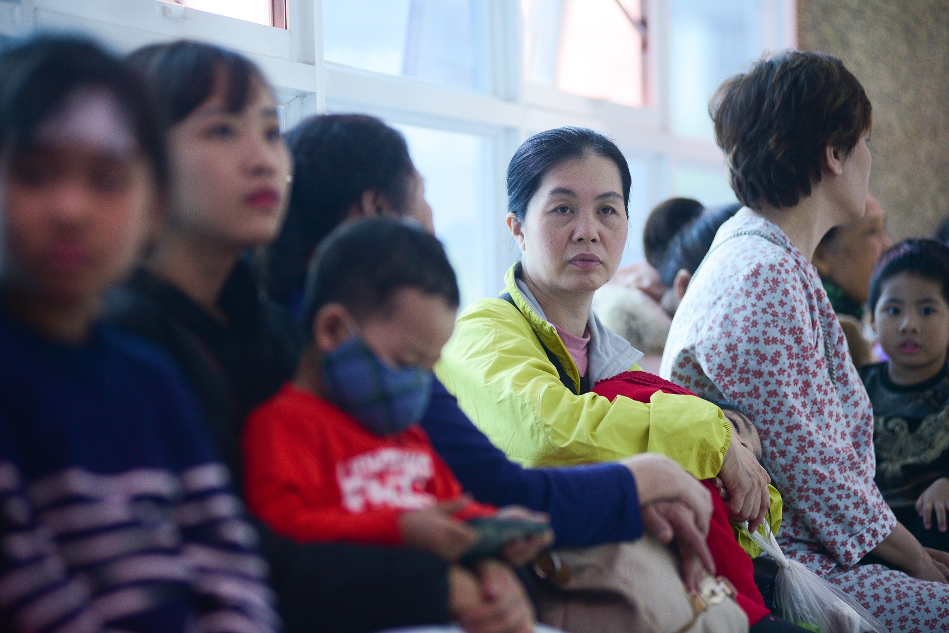 Khong khi Ha Noi o nhiem, tre nho nhap vien tang cao hinh anh