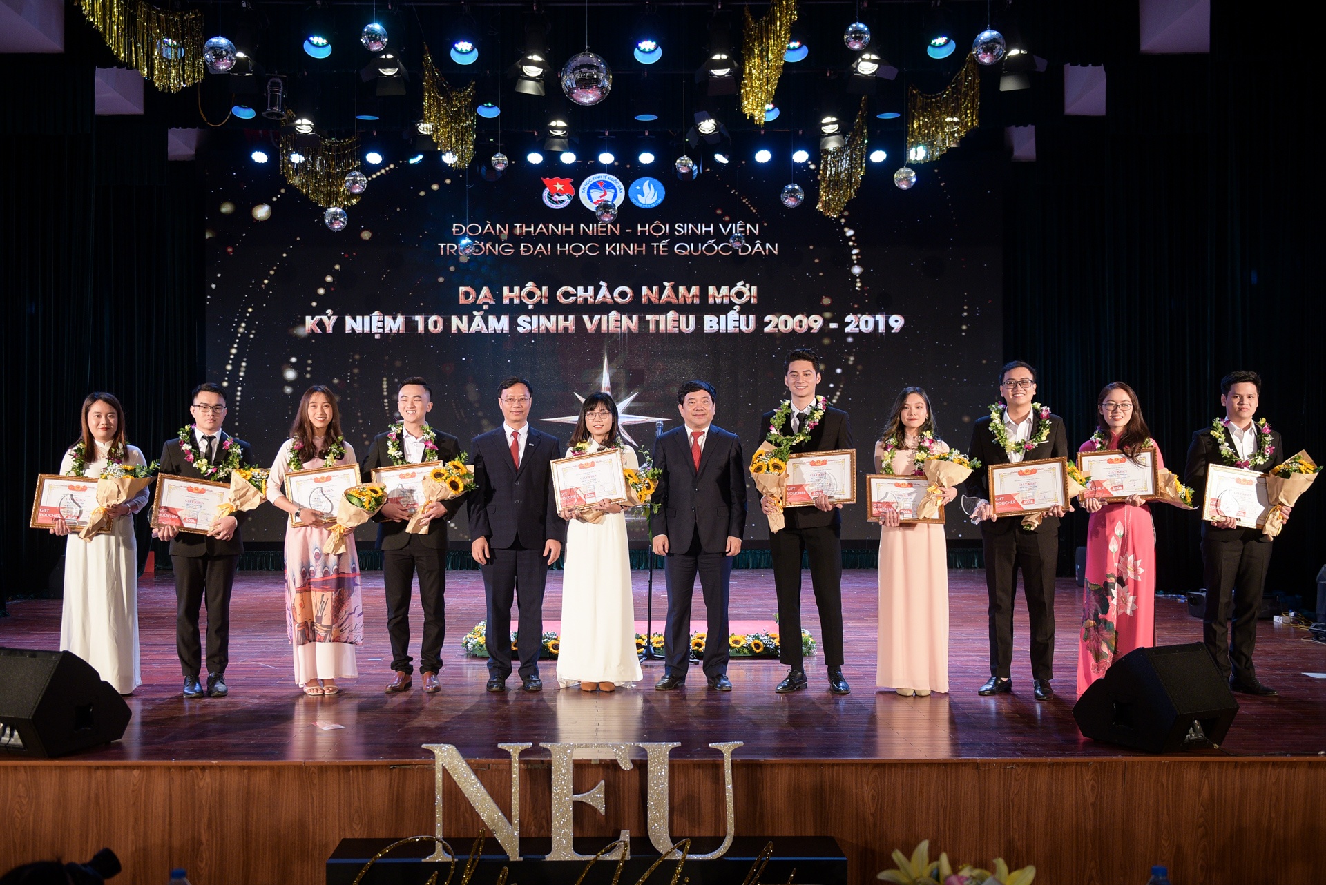 Truc Nhan trong dem da hoi Kinh te Quoc dan anh 4