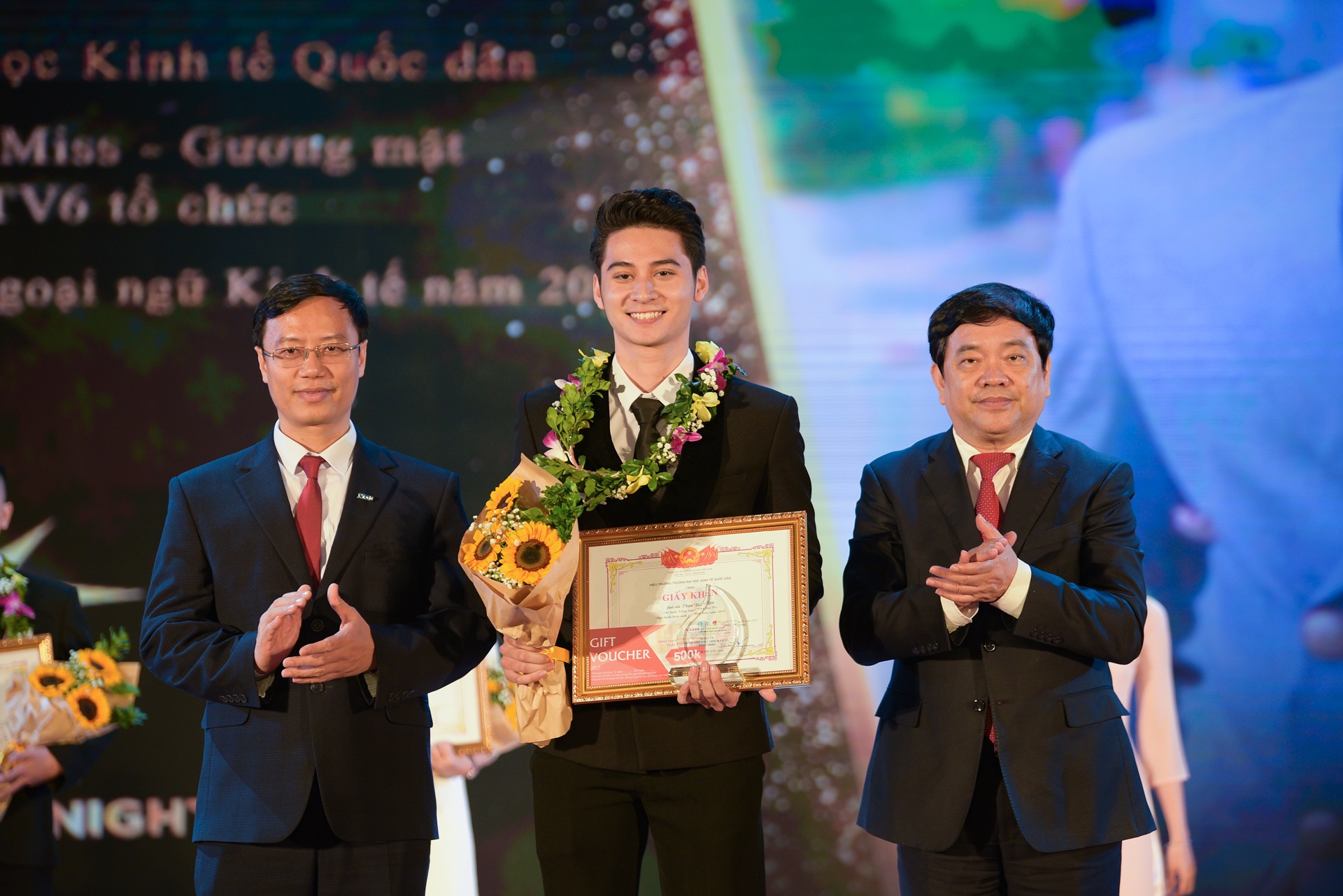 Truc Nhan trong dem da hoi Kinh te Quoc dan anh 5