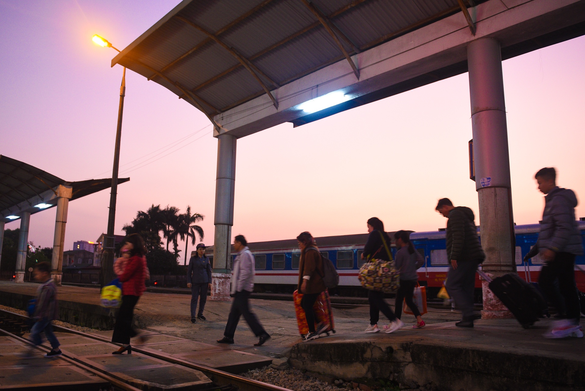 chuyen tau cuoi nam Ky Hoi anh 10