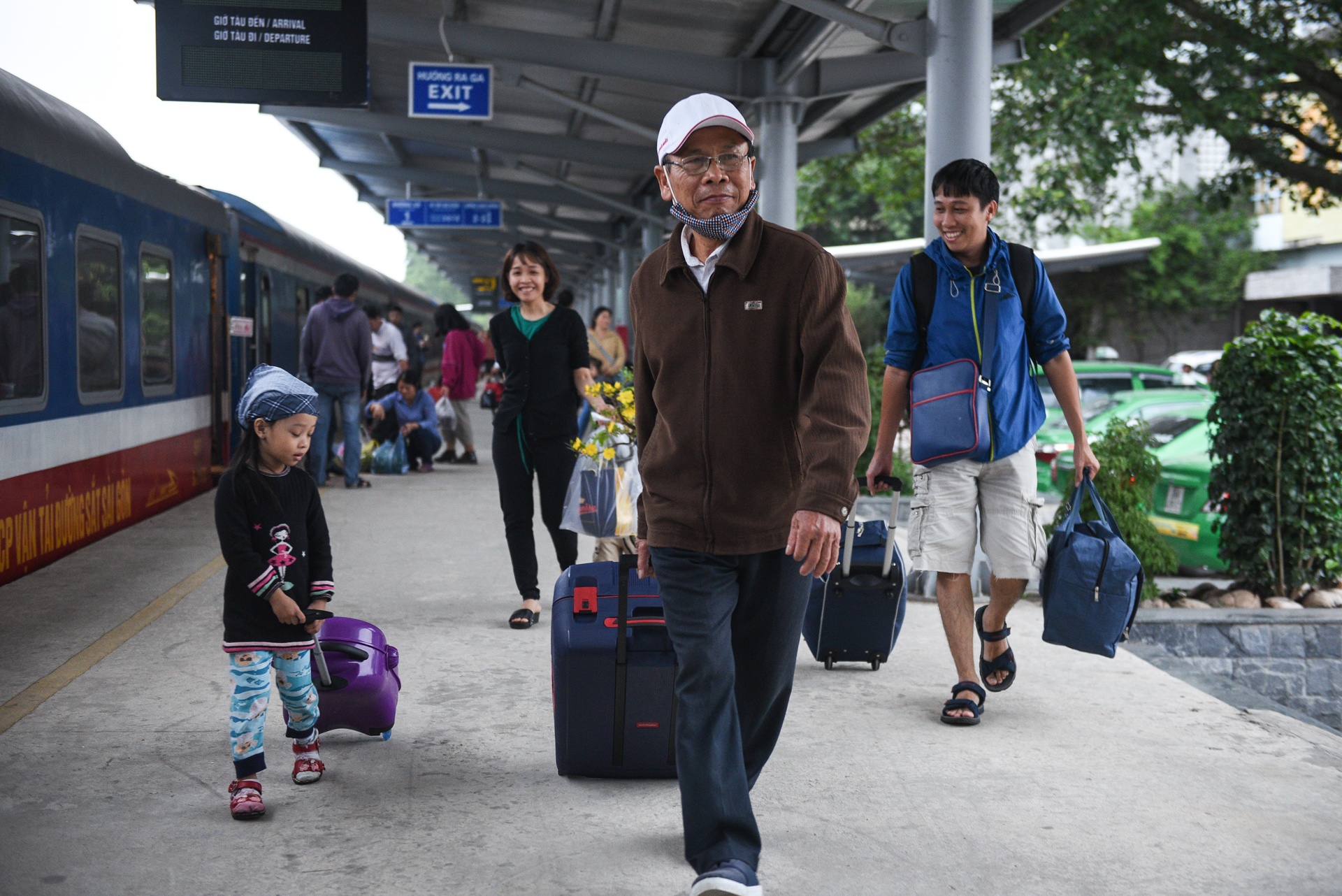 chuyen tau cuoi nam Ky Hoi anh 21