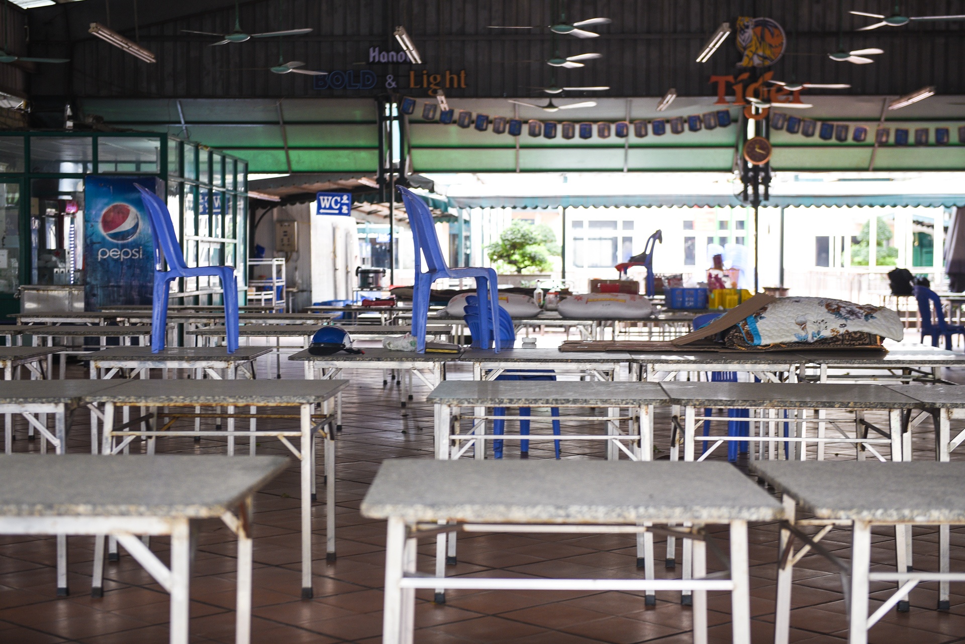 Bia hơi ế ẩm trong dịch virus corona ảnh 2 Bia hoi e am trong dich virus corona anh 2