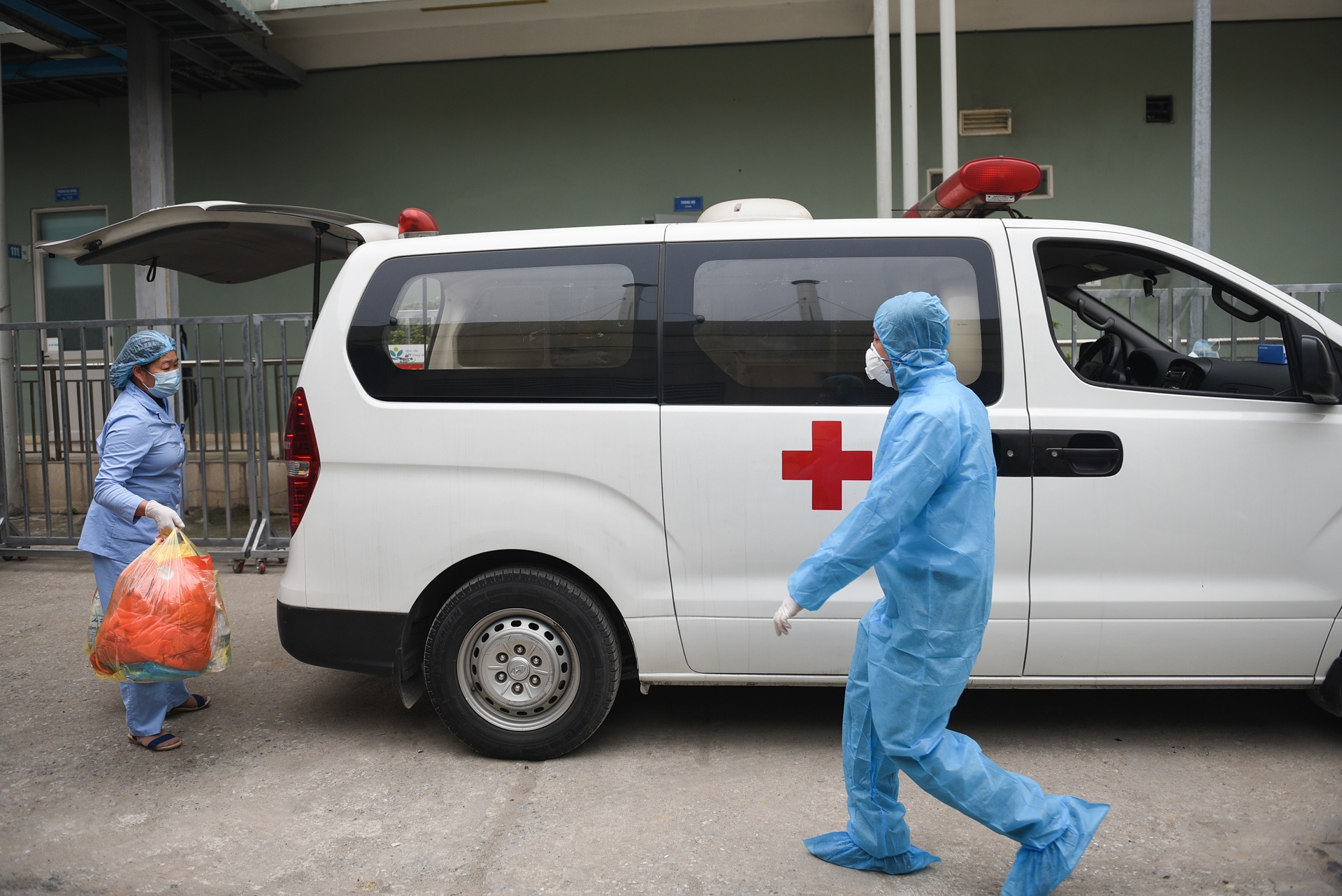 benh nhan nho tuoi nhat nhiem Covid019 ra vien anh 6