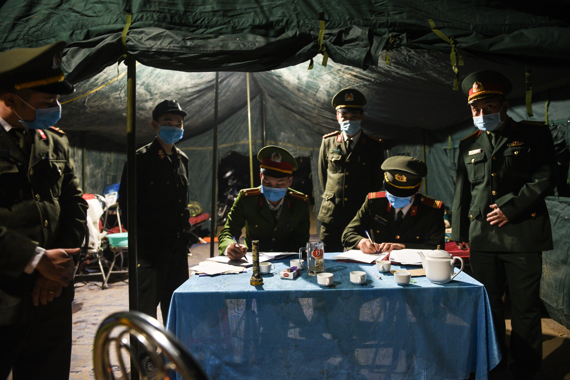 Tâm dịch virus corona Sơn Lôi ảnh 2 Tam dich virus corona Son Loi anh 2