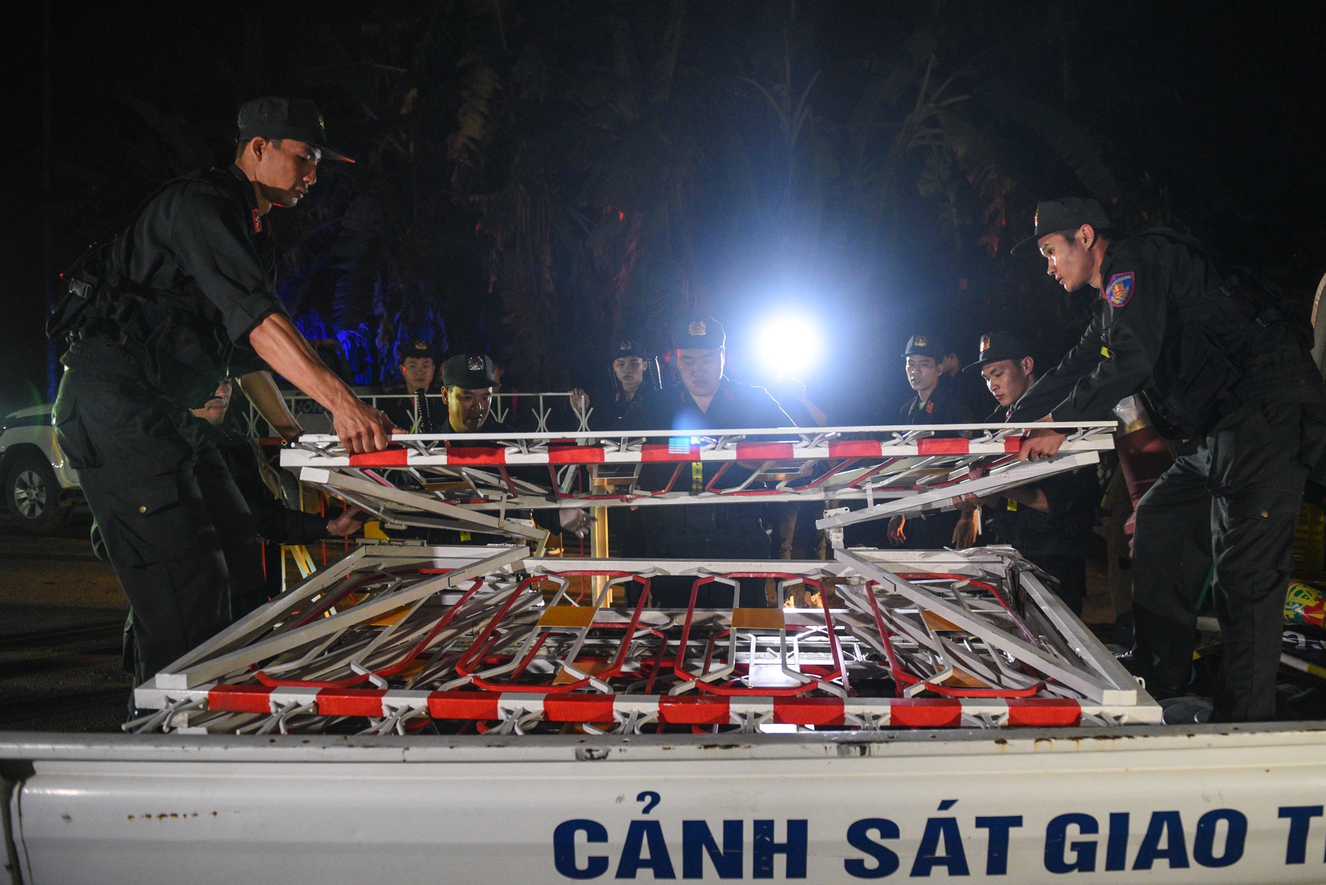 Son Loi ket thuc cach ly anh 5