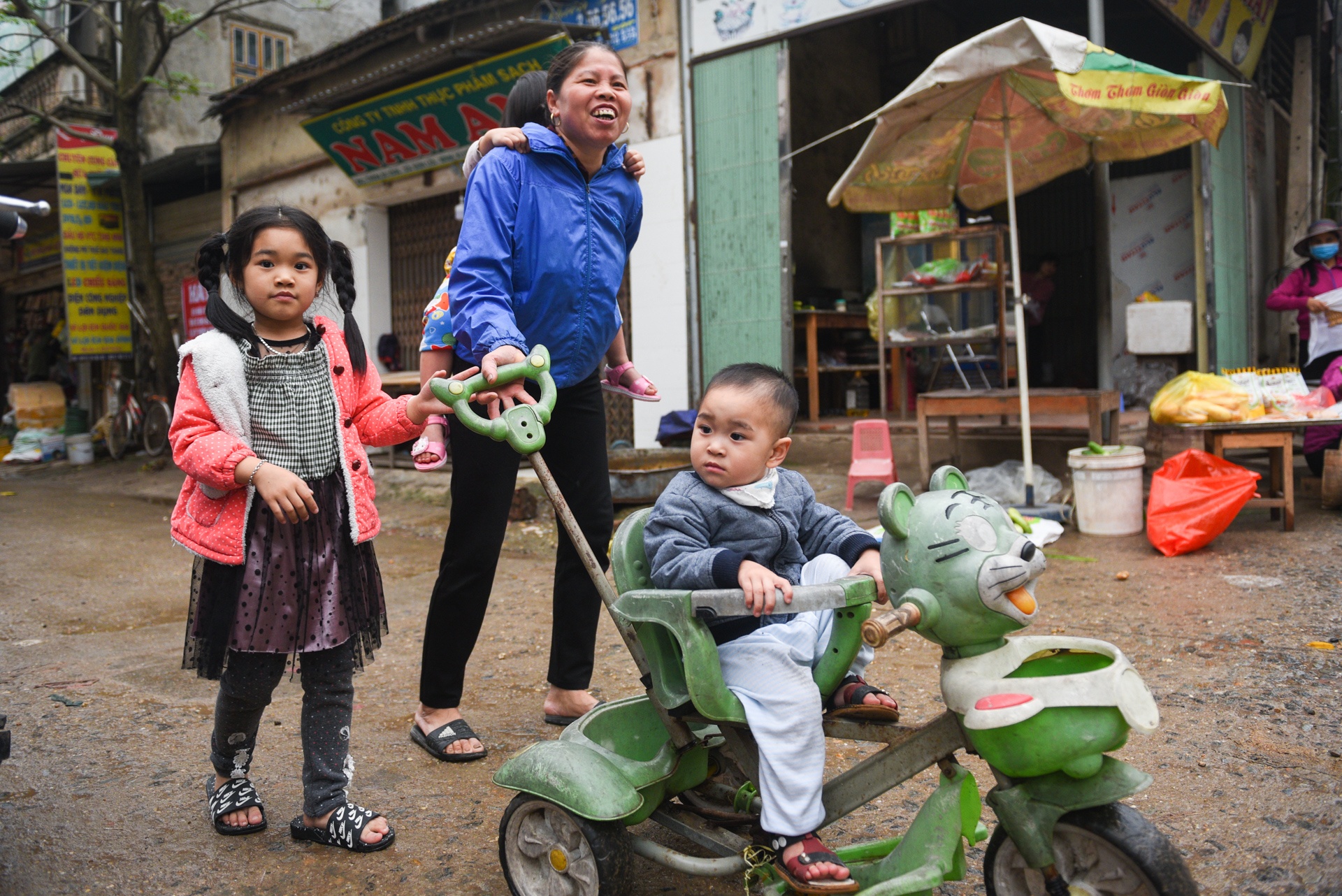 nguoi dan Son Loi vui mung sau ket thuc cach ly anh 8