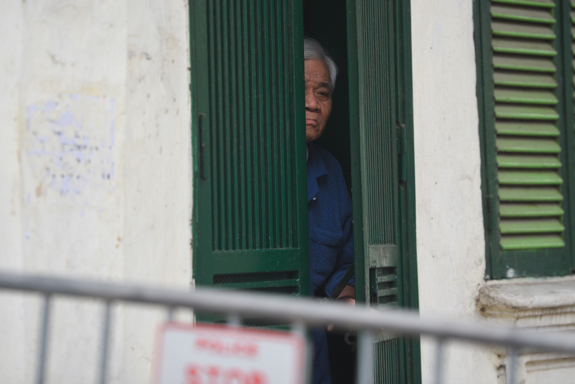 Truc Bach vang ve sau ca nhiem Covid-19 dau tien tai Ha Noi anh 5