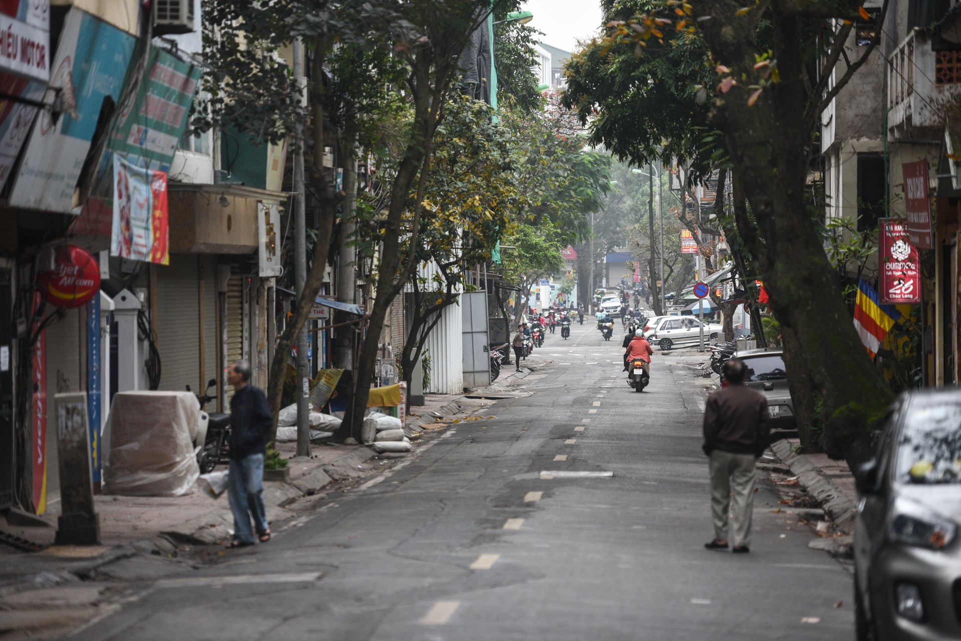 Truc Bach vang ve sau ca nhiem Covid-19 dau tien tai Ha Noi anh 7